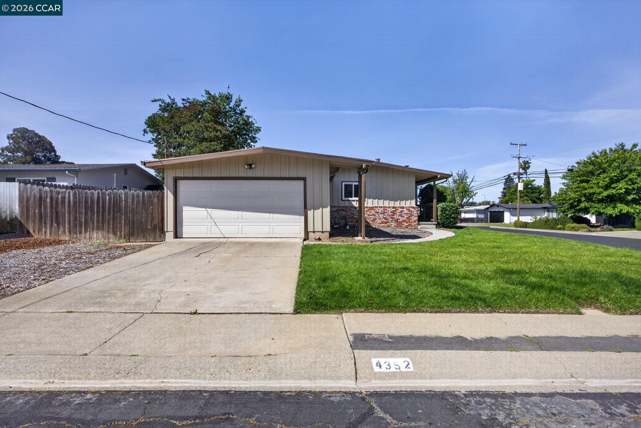 4352 Cheltenham Ct — photo