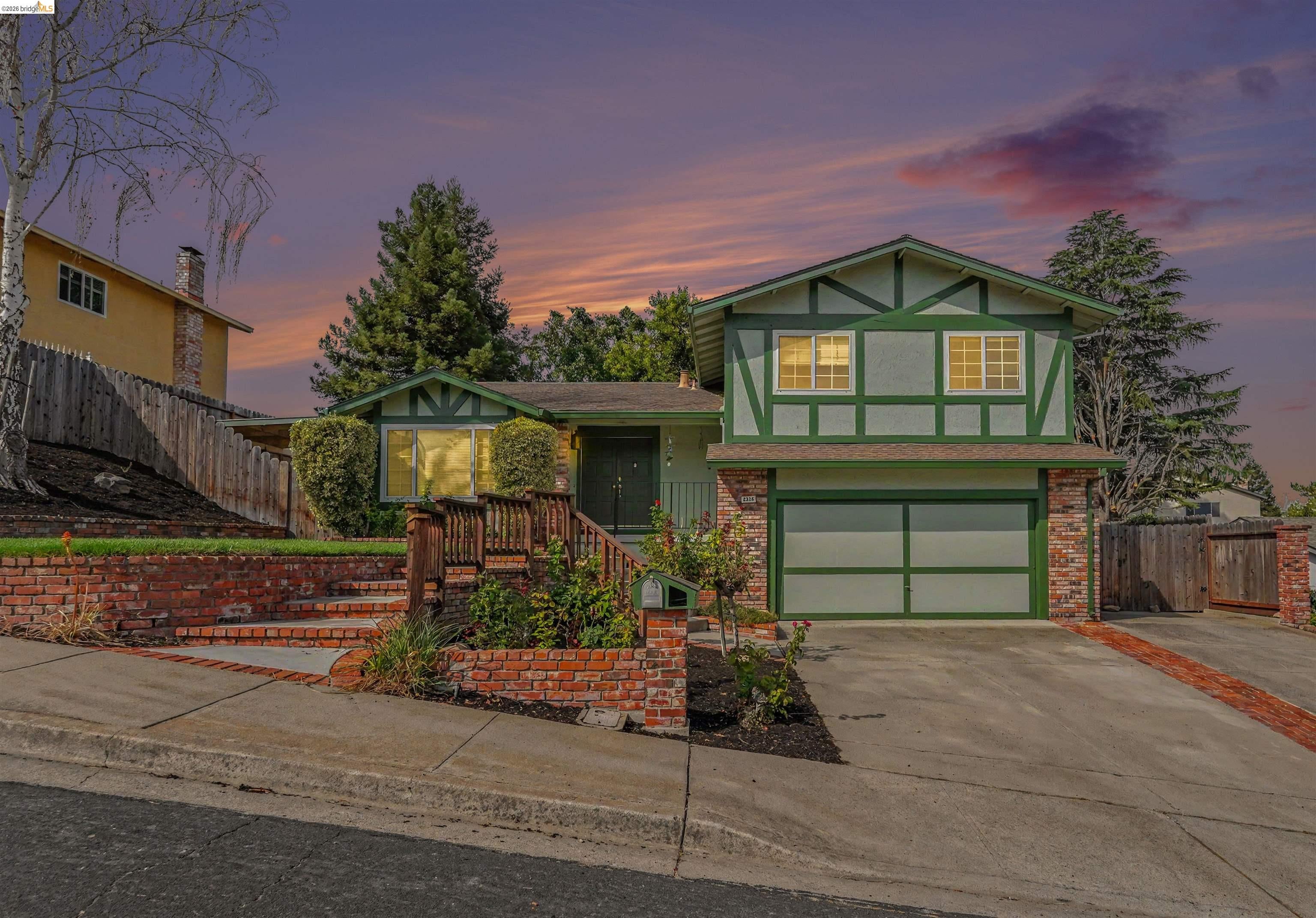 2326 Peachtree Cir — photo