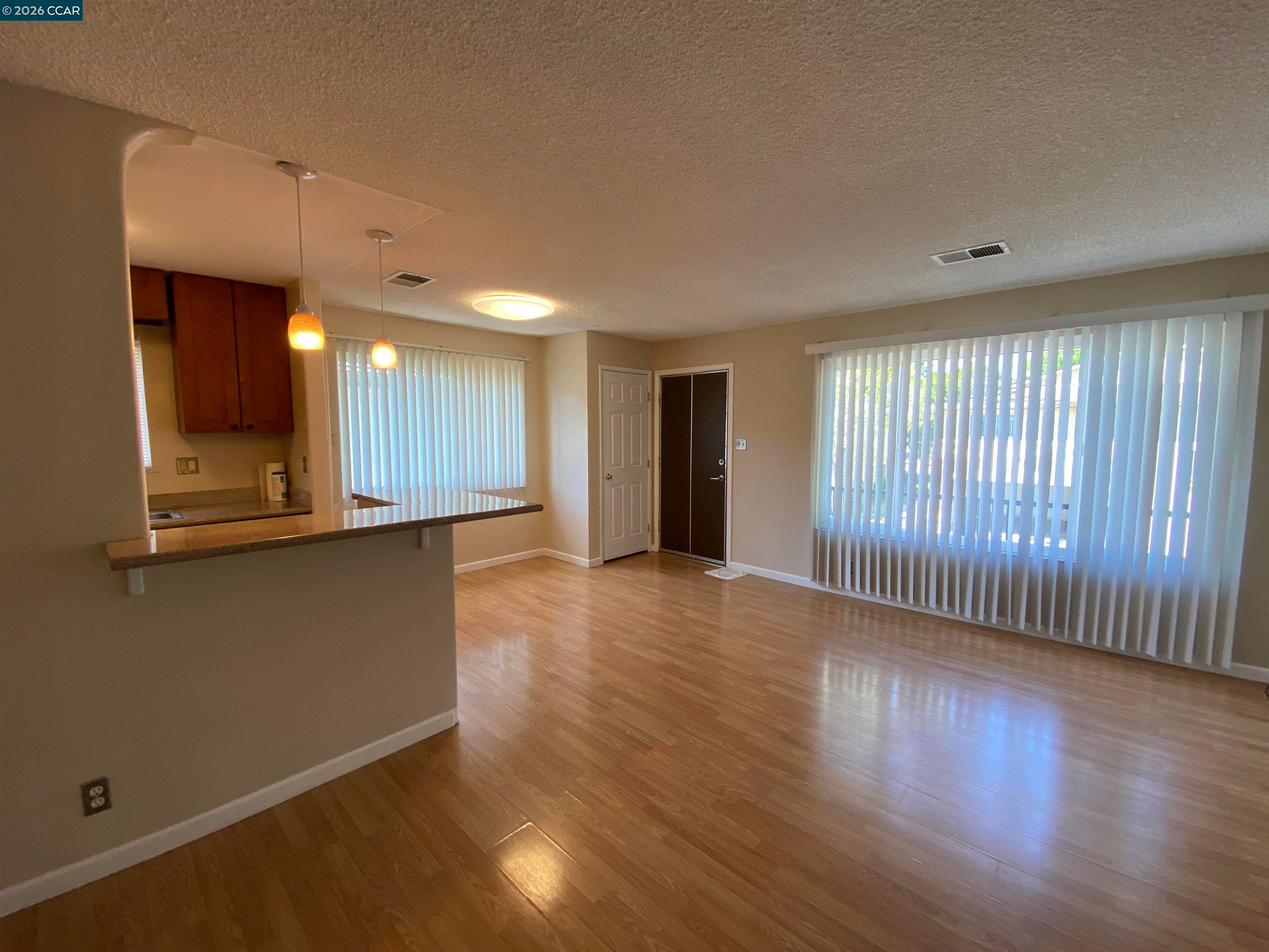 2118 Peppertree Way — photo