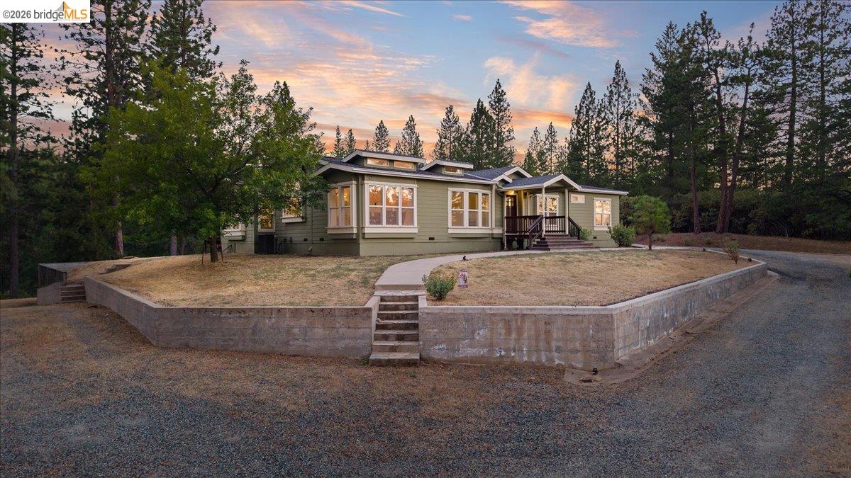 Home in Groveland, CA 95321 — photo 2