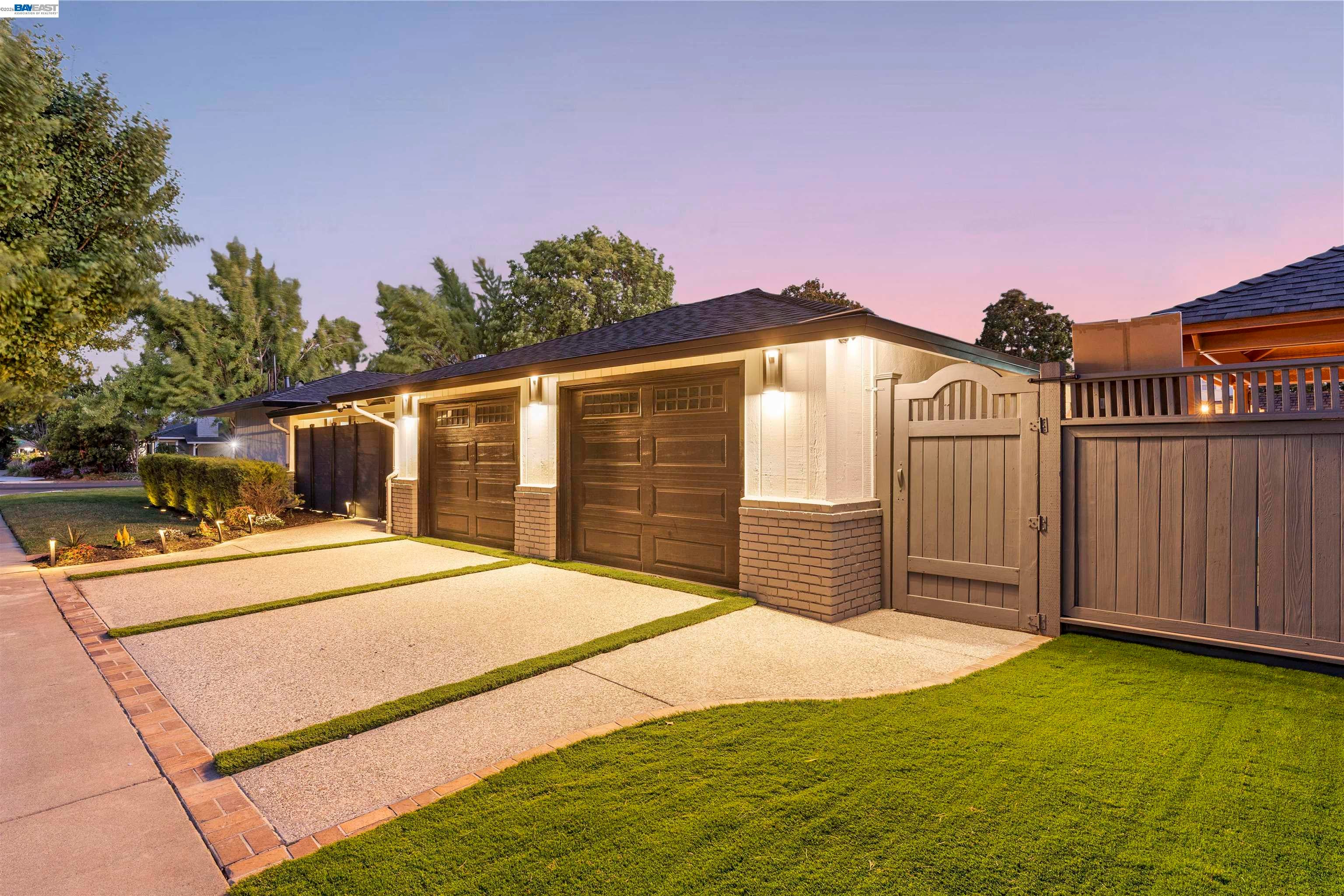 1131 Ruth Drive — photo