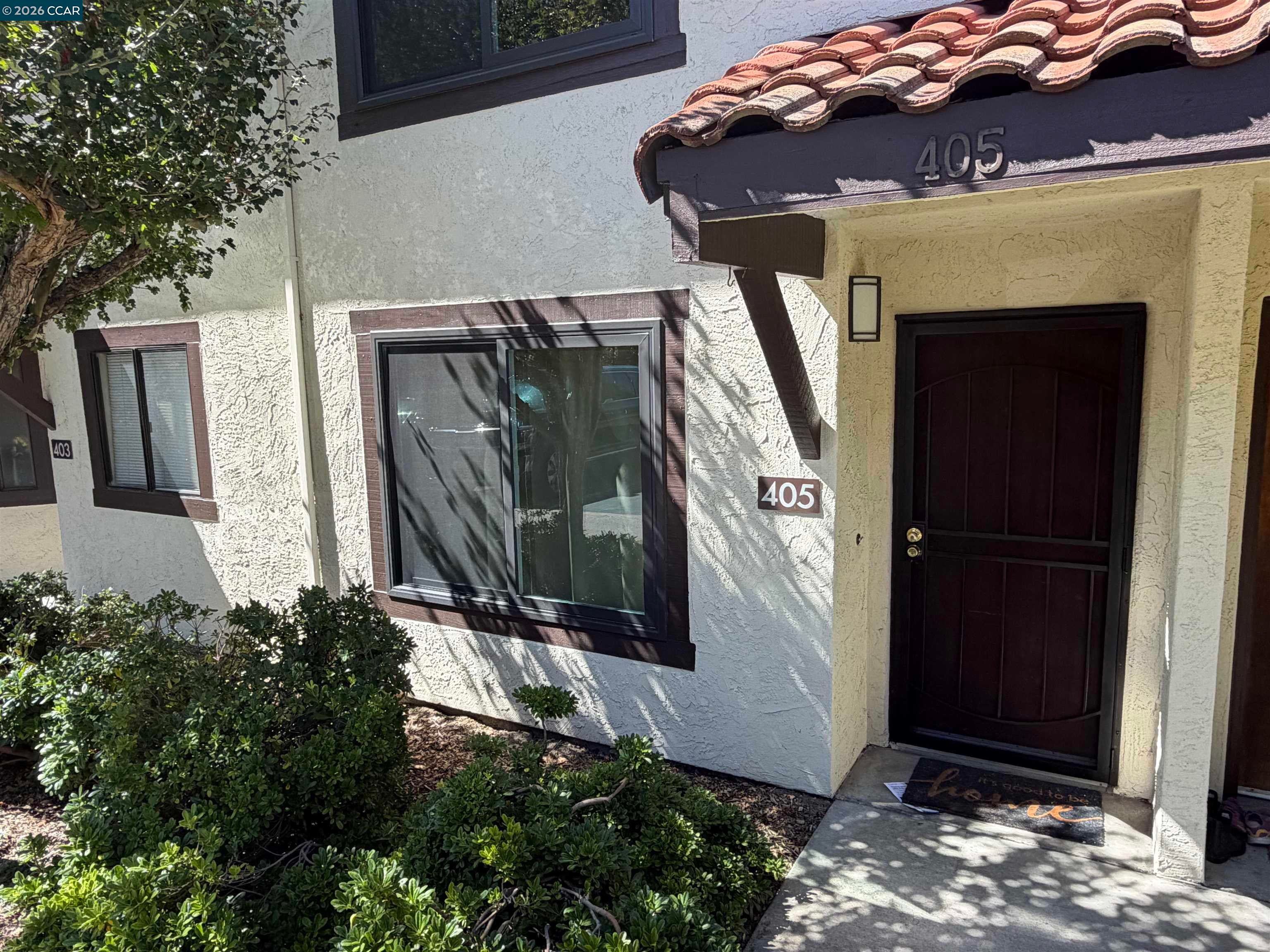 405 Del Valle Cir — photo