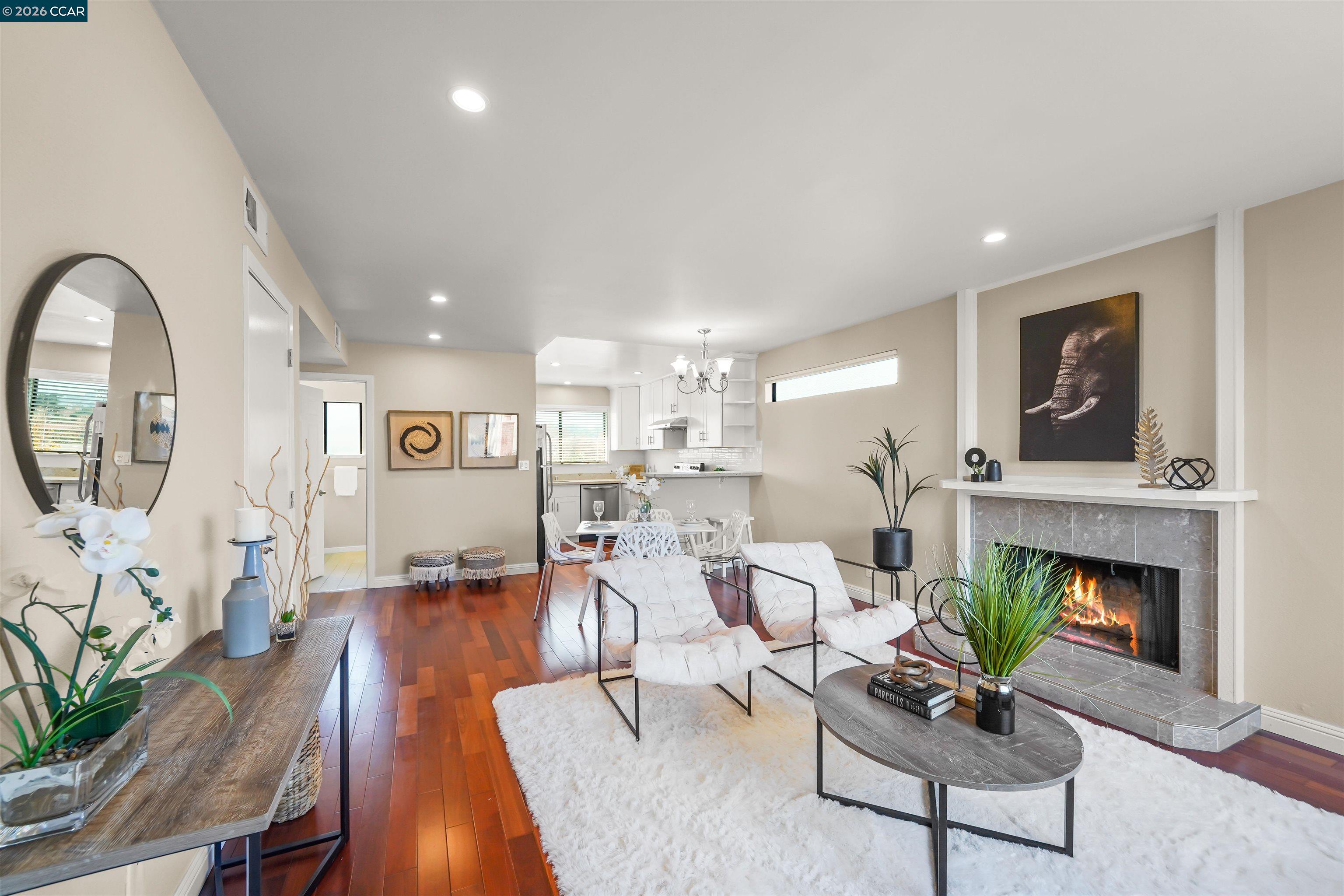 115 Hobart Ave — photo