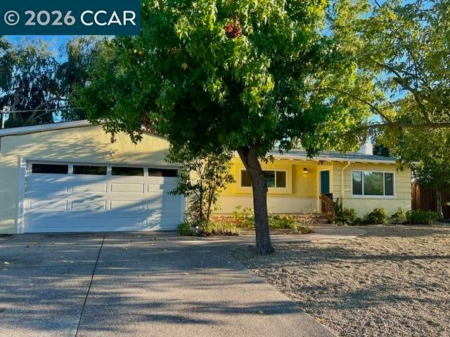 79 Kathryn Dr — photo