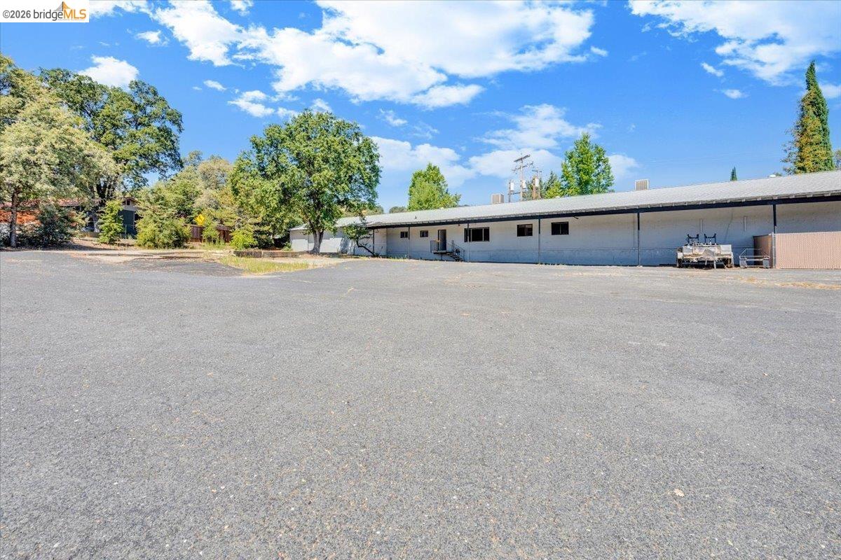 16928 Crestview Dr — photo