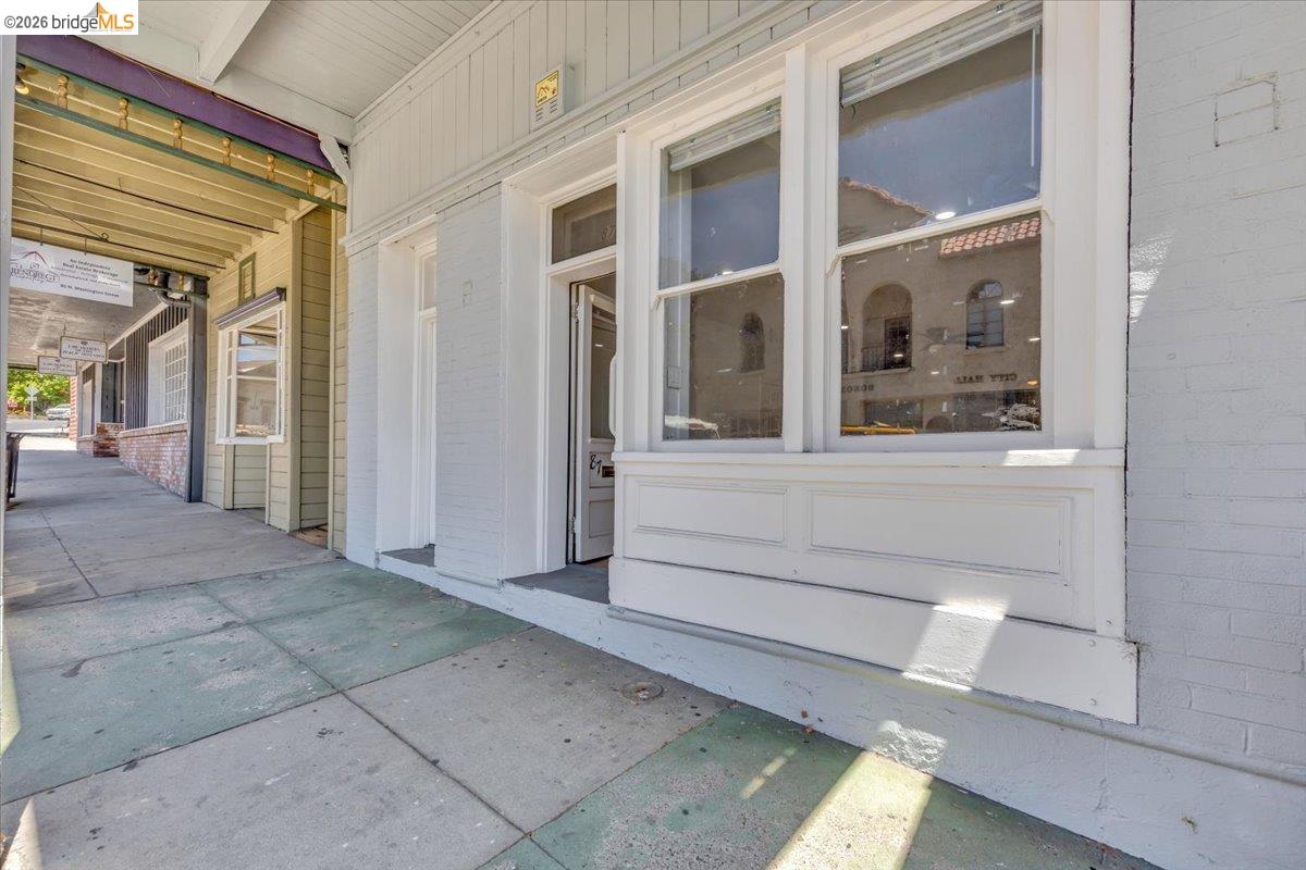 87 N Washington St — photo
