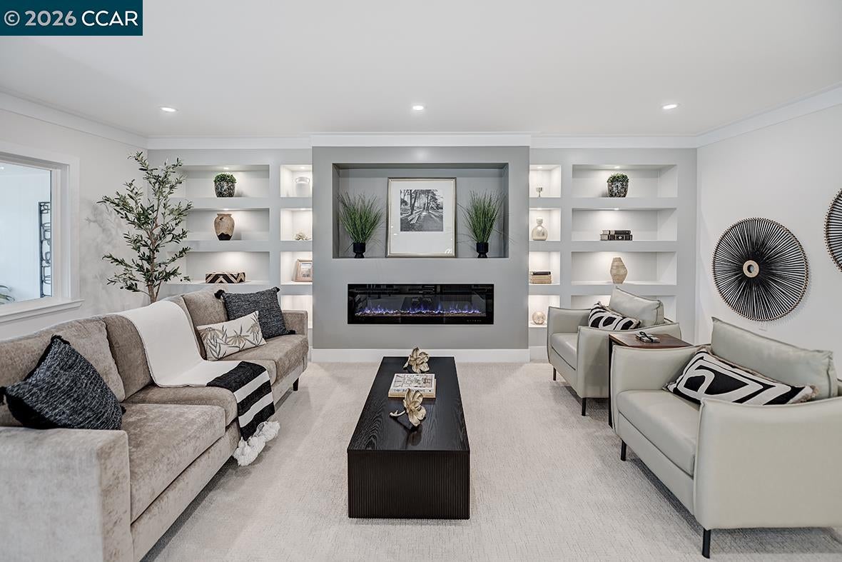 1317 Leisure Ln — photo
