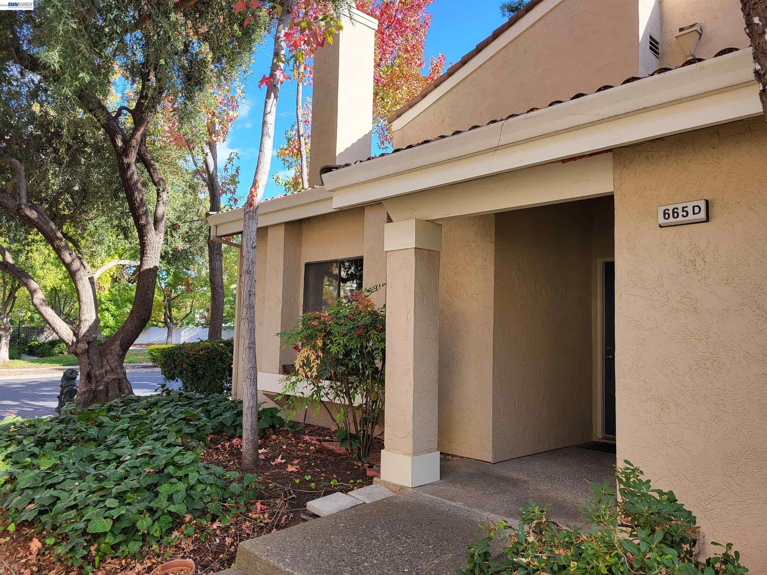665 Palomino Dr — photo