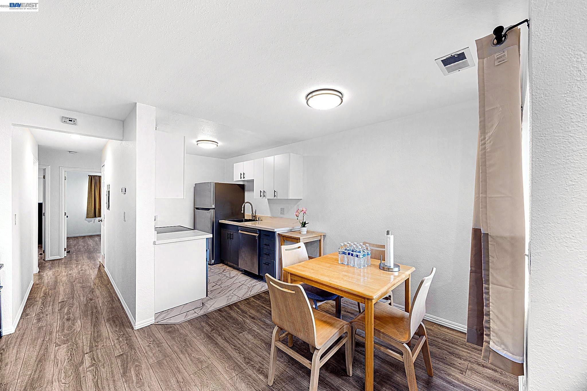 162 Shaniko Cmn — photo