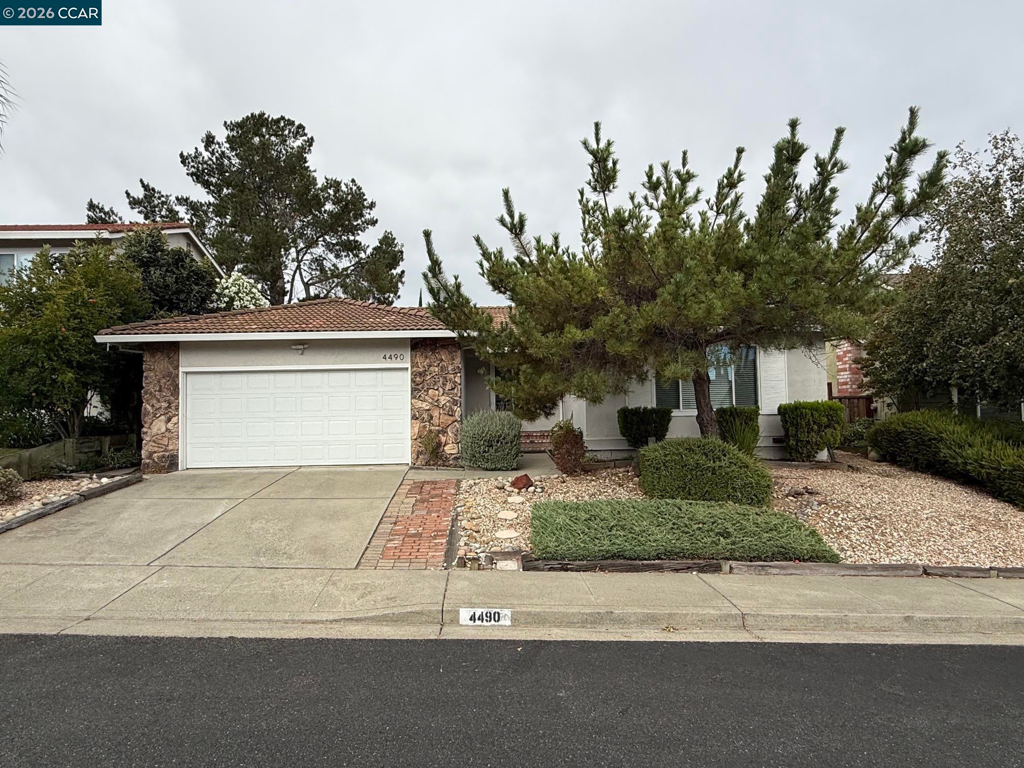 4490 Leatherwood Ct — photo