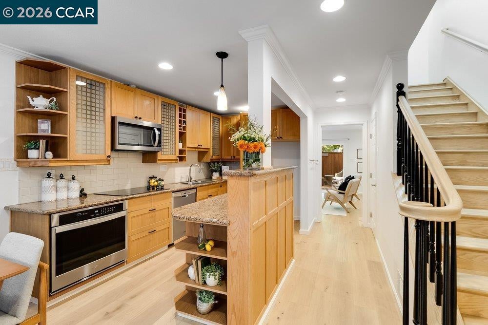 1470 Creekside Dr — photo