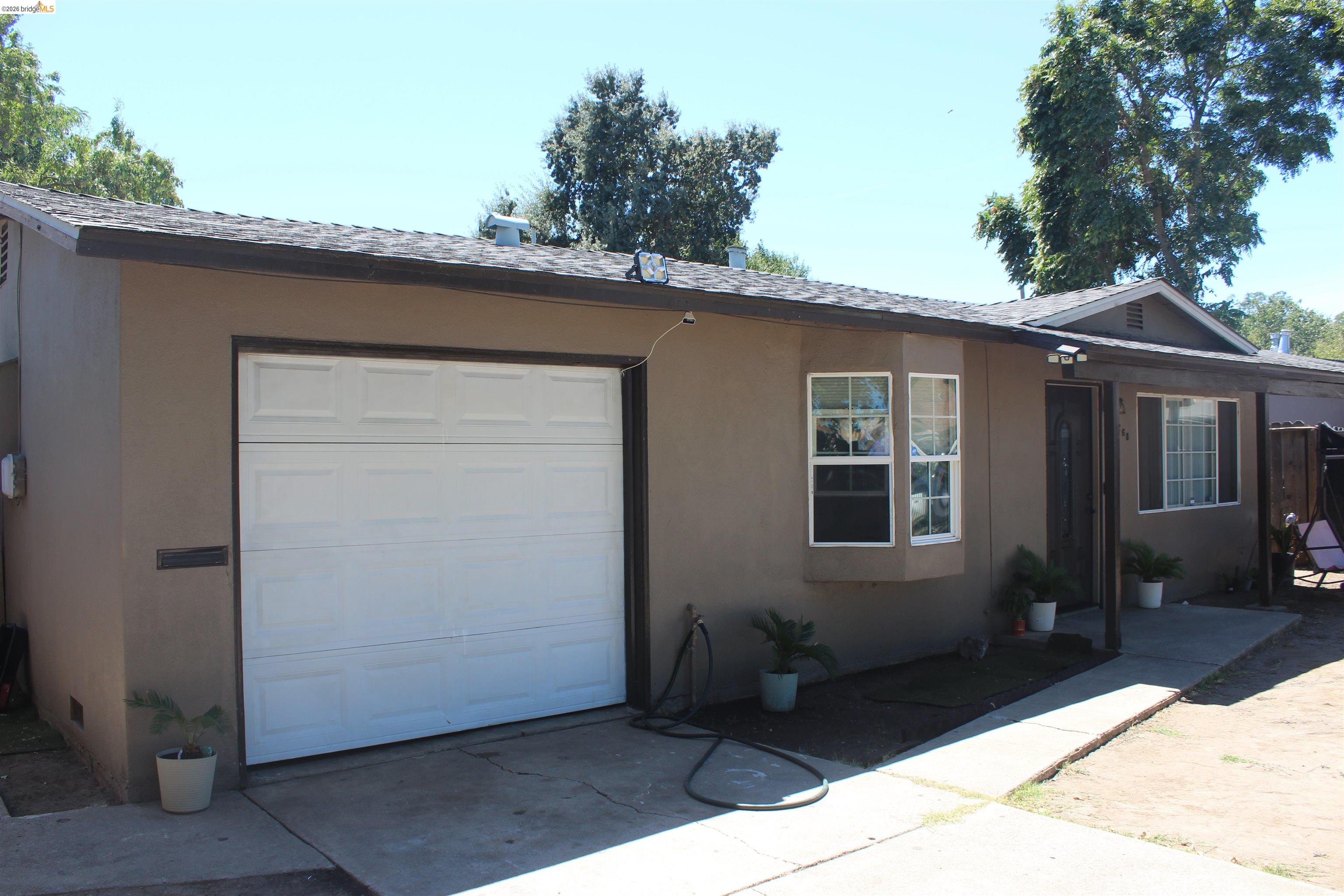 2268 E Marsh St — photo