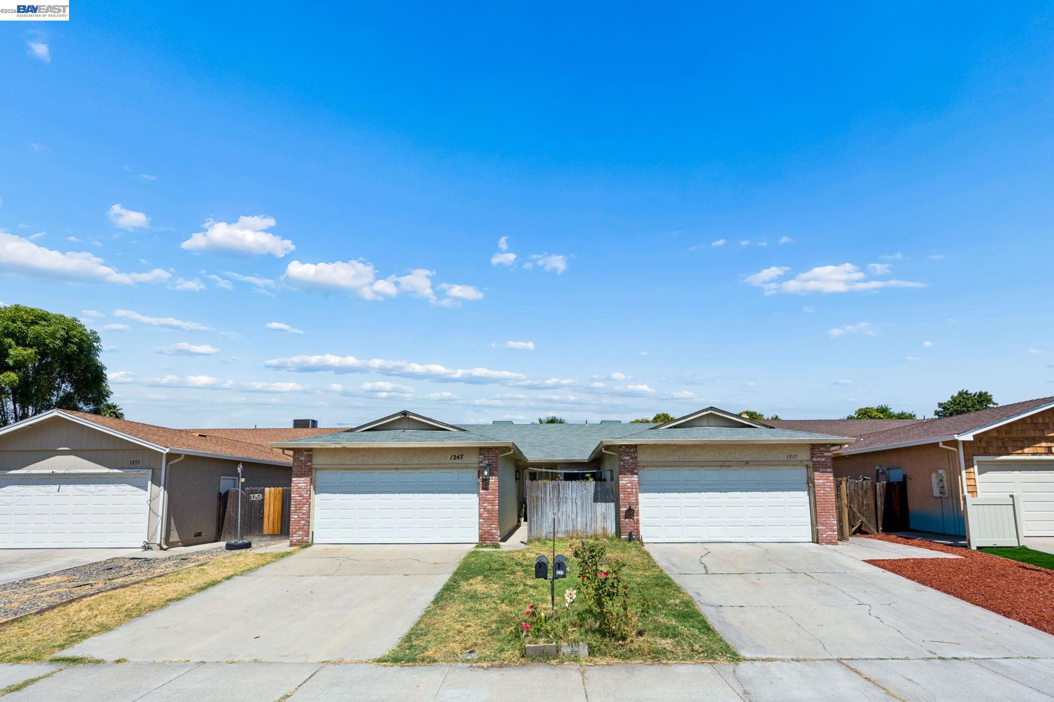 1247 Johnson Ct — photo
