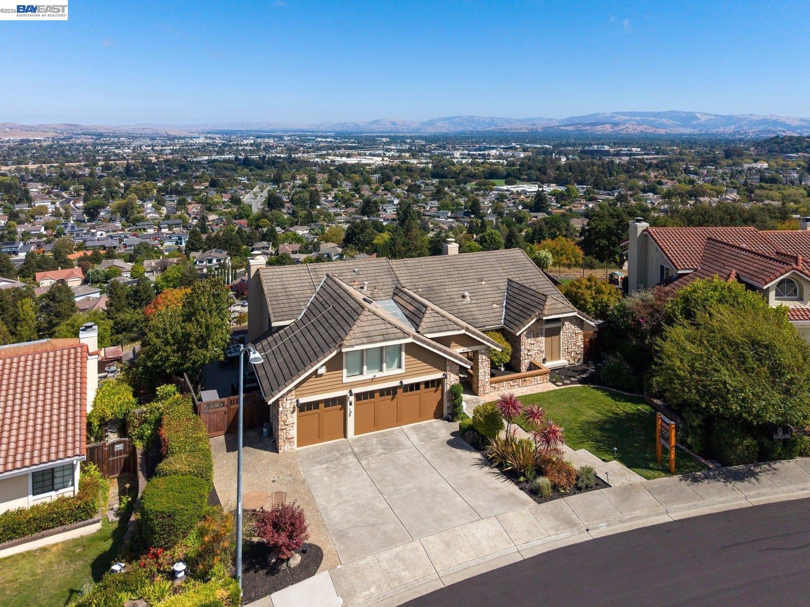 8115 Brittany Dr — photo