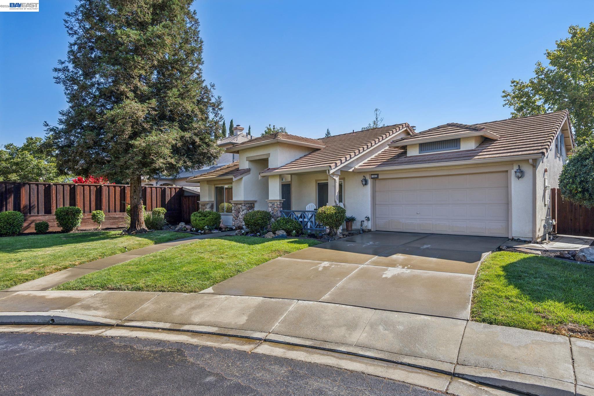1395 Meadow Ct — photo