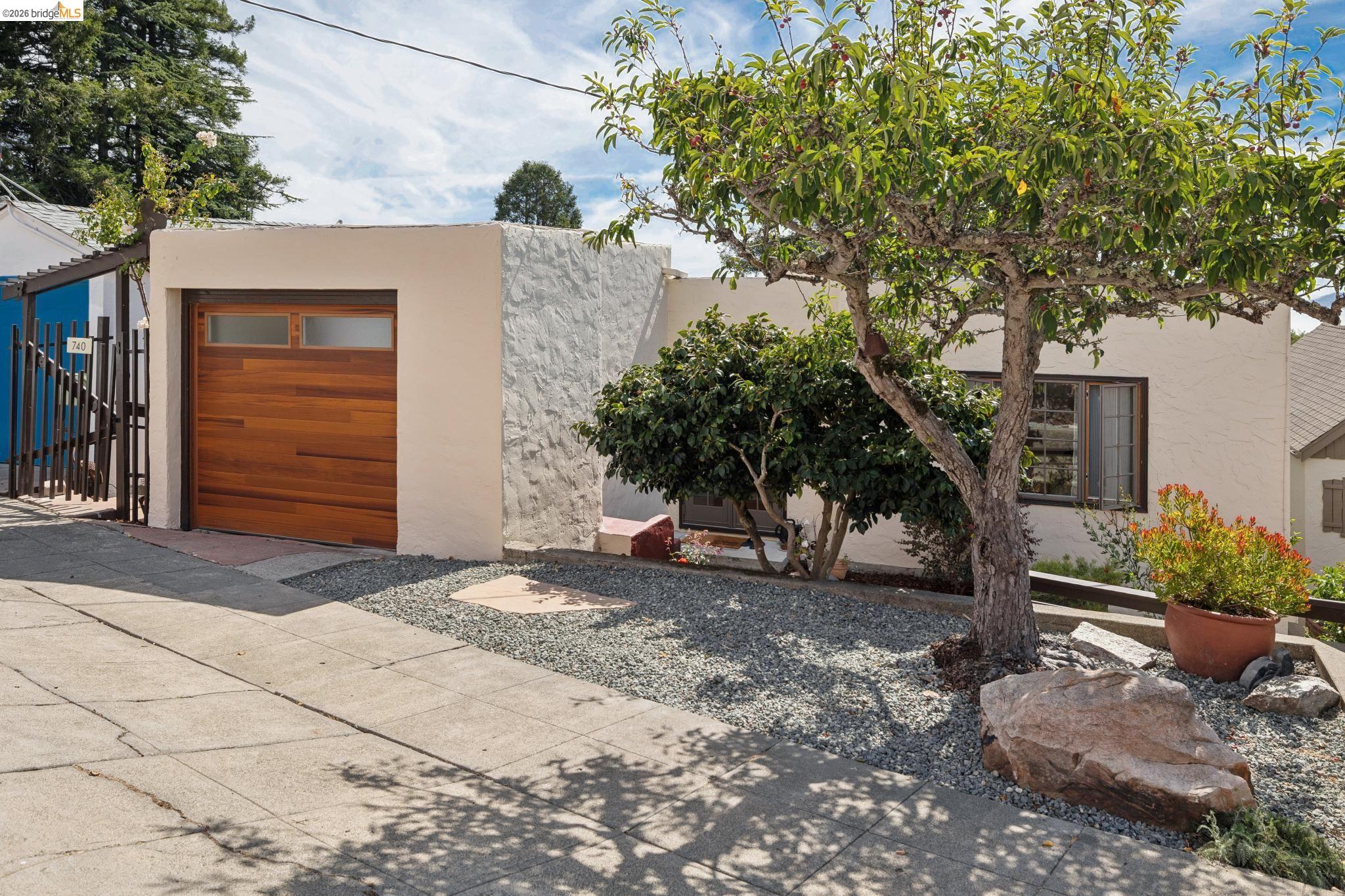 740 Keeler Ave — photo