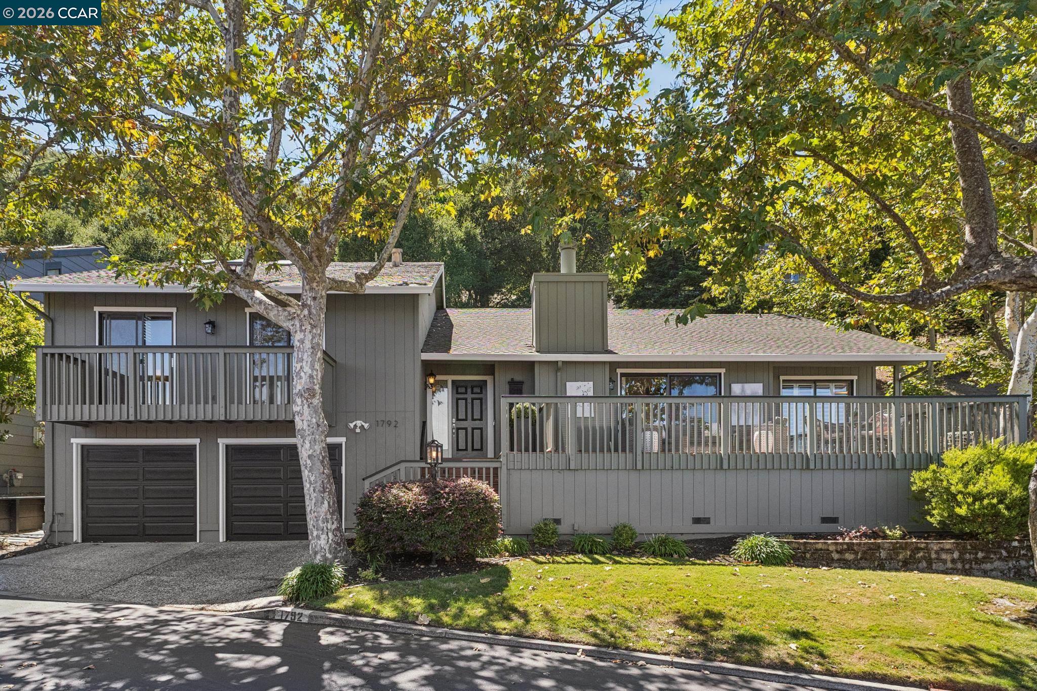 1792 Saint Andrews Dr — photo