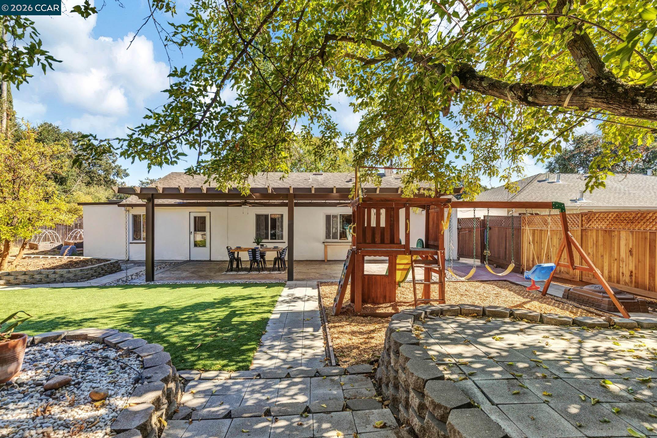 1162 Francine Ct — photo