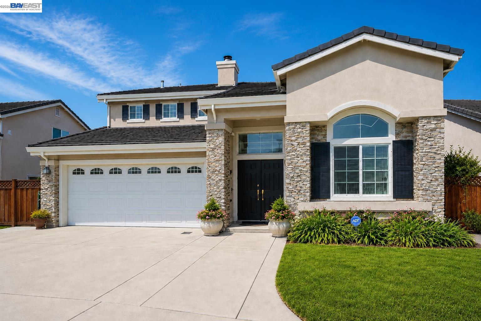 15100 Shining Star Ln — photo