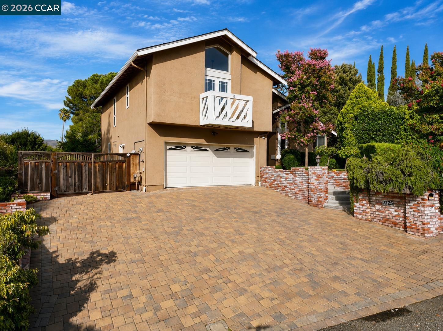 1325 New Hampshire Dr — photo