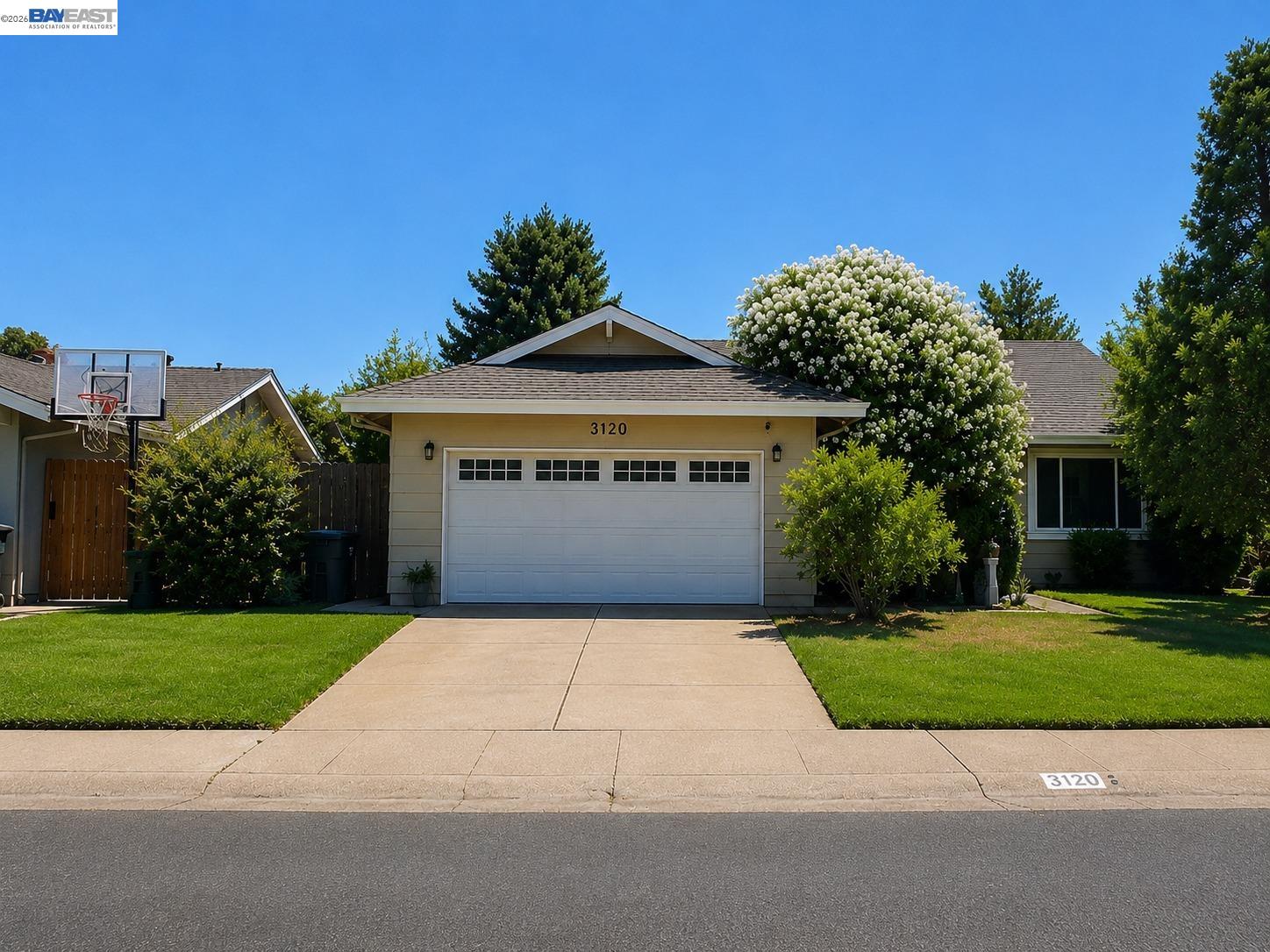 3120 Ozzie Court — photo