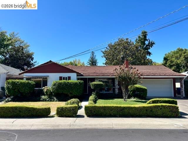 2133 Holbrook Dr — photo