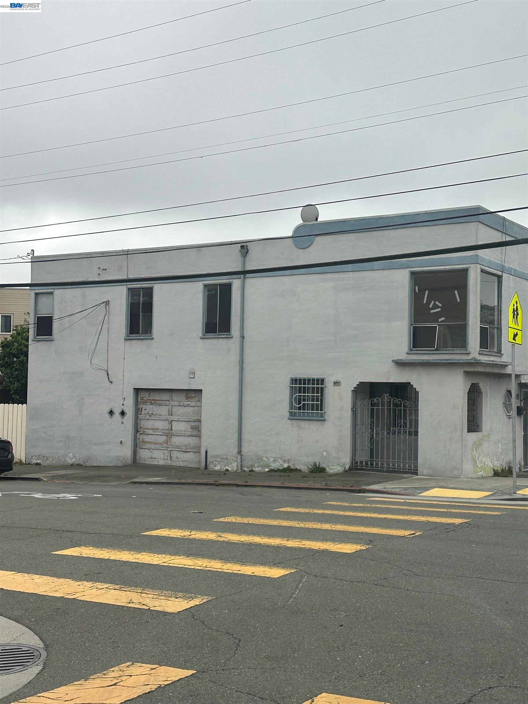 1000 Crescent Ave — photo