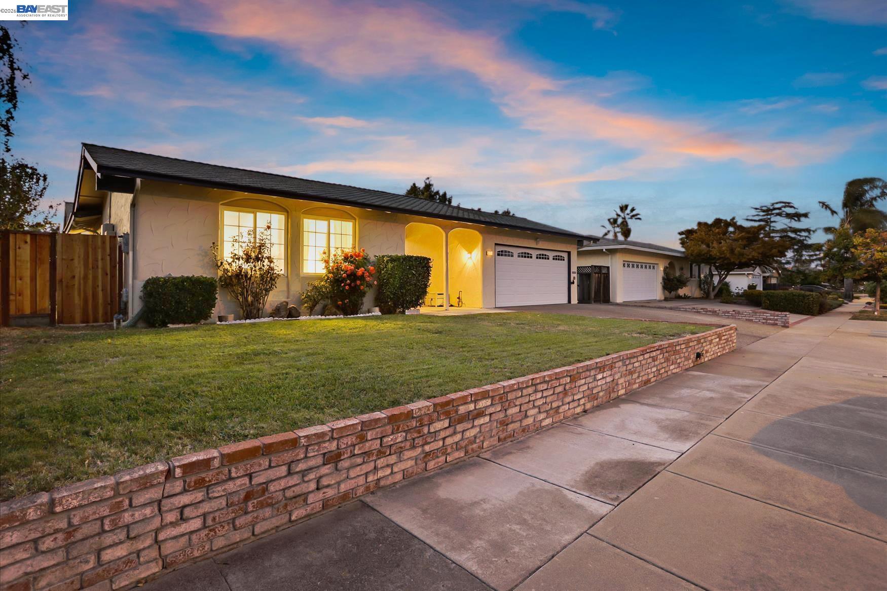 5261 Sussex Pl — photo