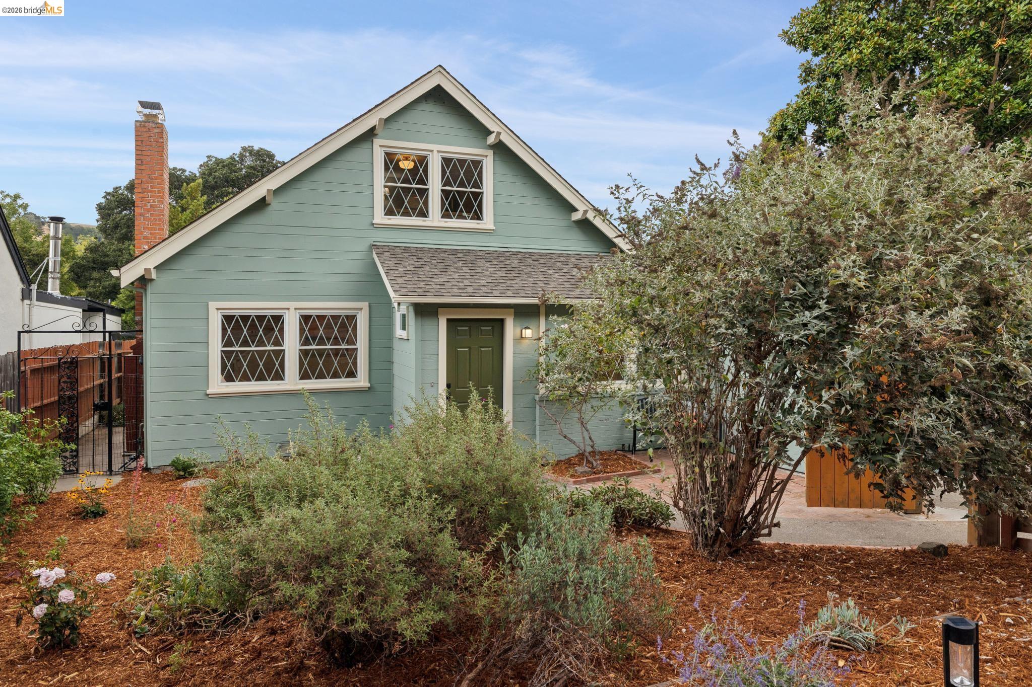 3323 Pinole Valley Rd — photo
