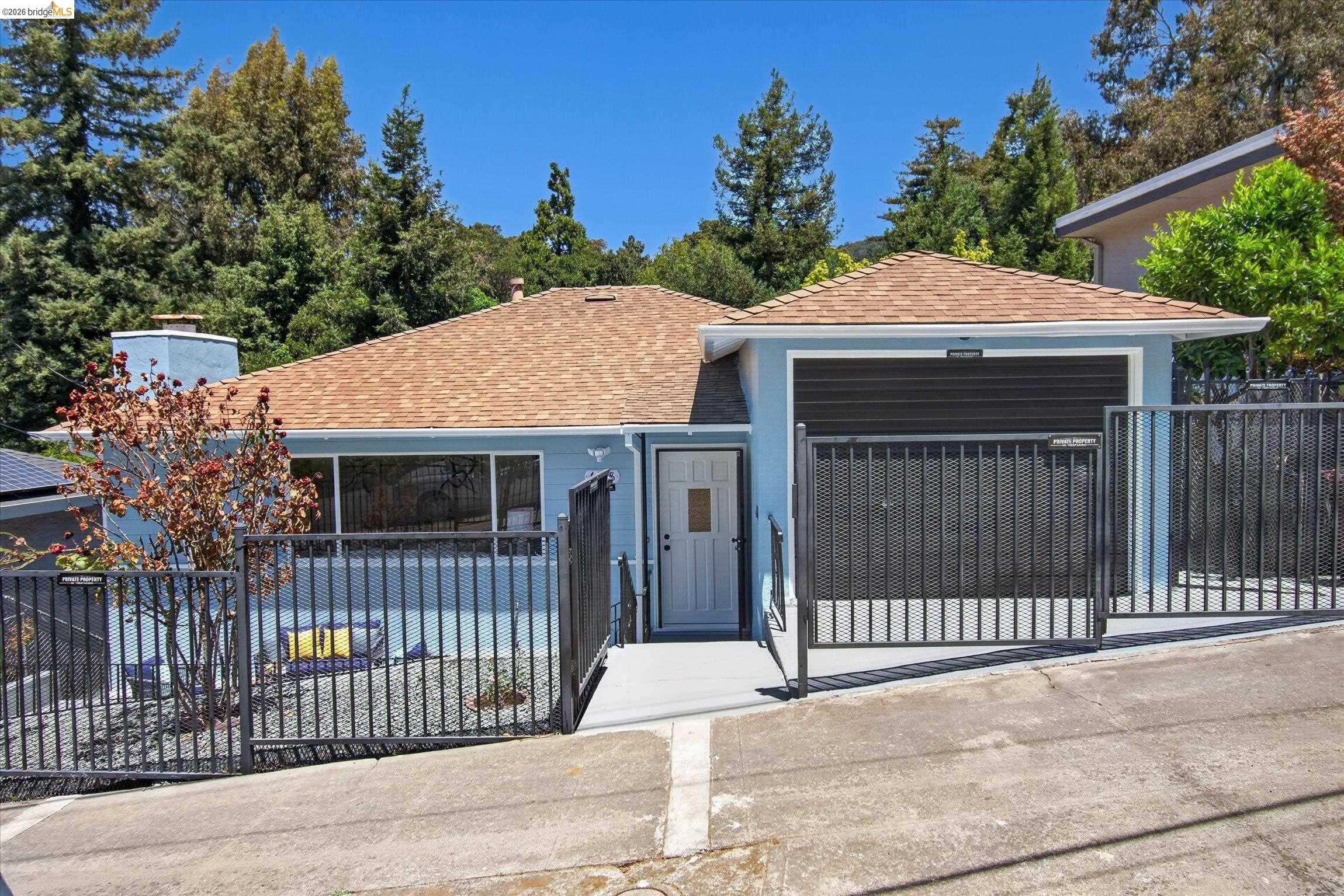 6138 Oakdale — photo