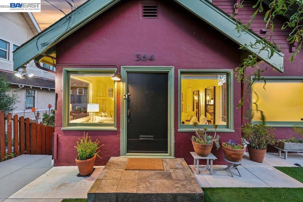 364 Lester Ave — photo
