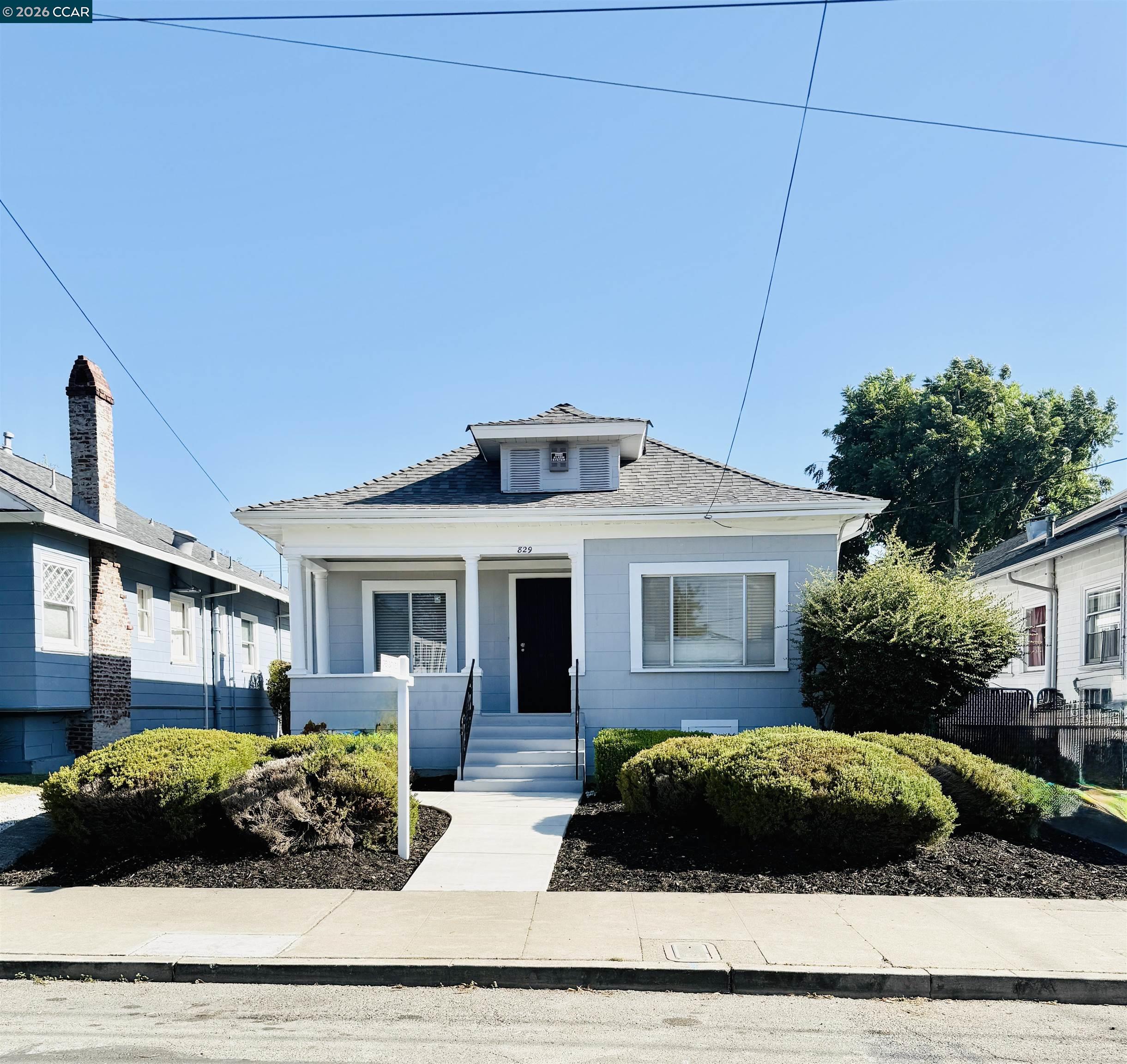 829 Aileen St — photo