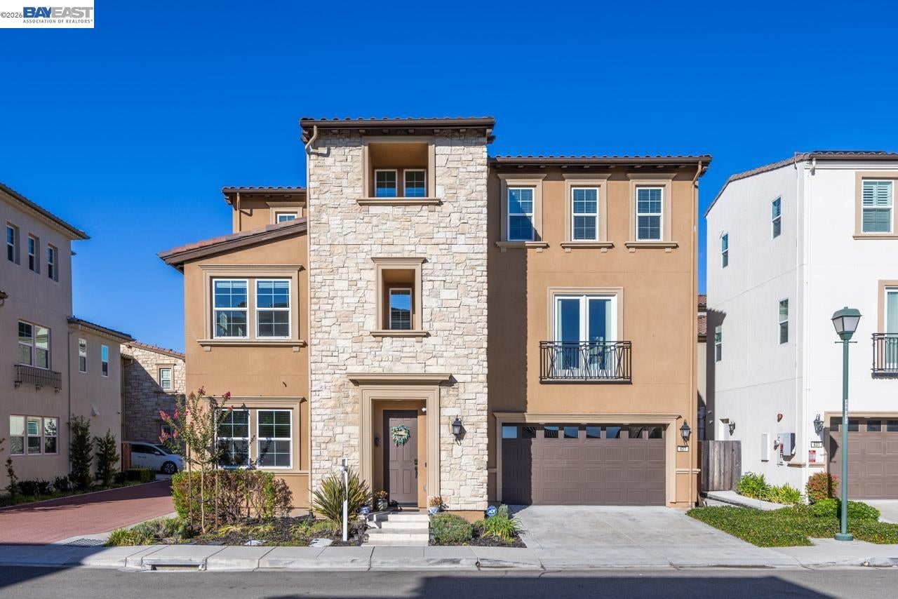 627 Thyme Way — photo