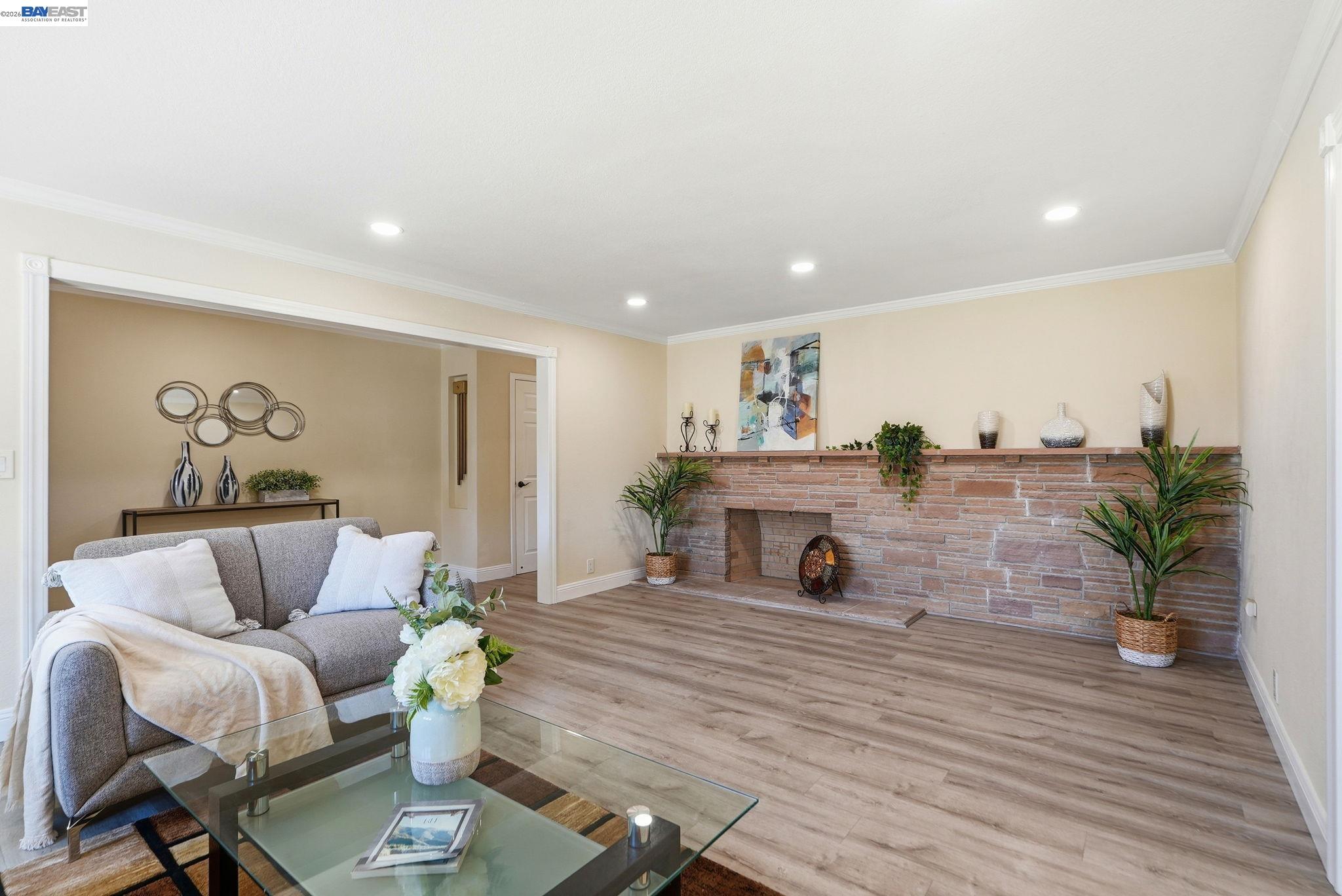1204 Vistagrand Dr — photo