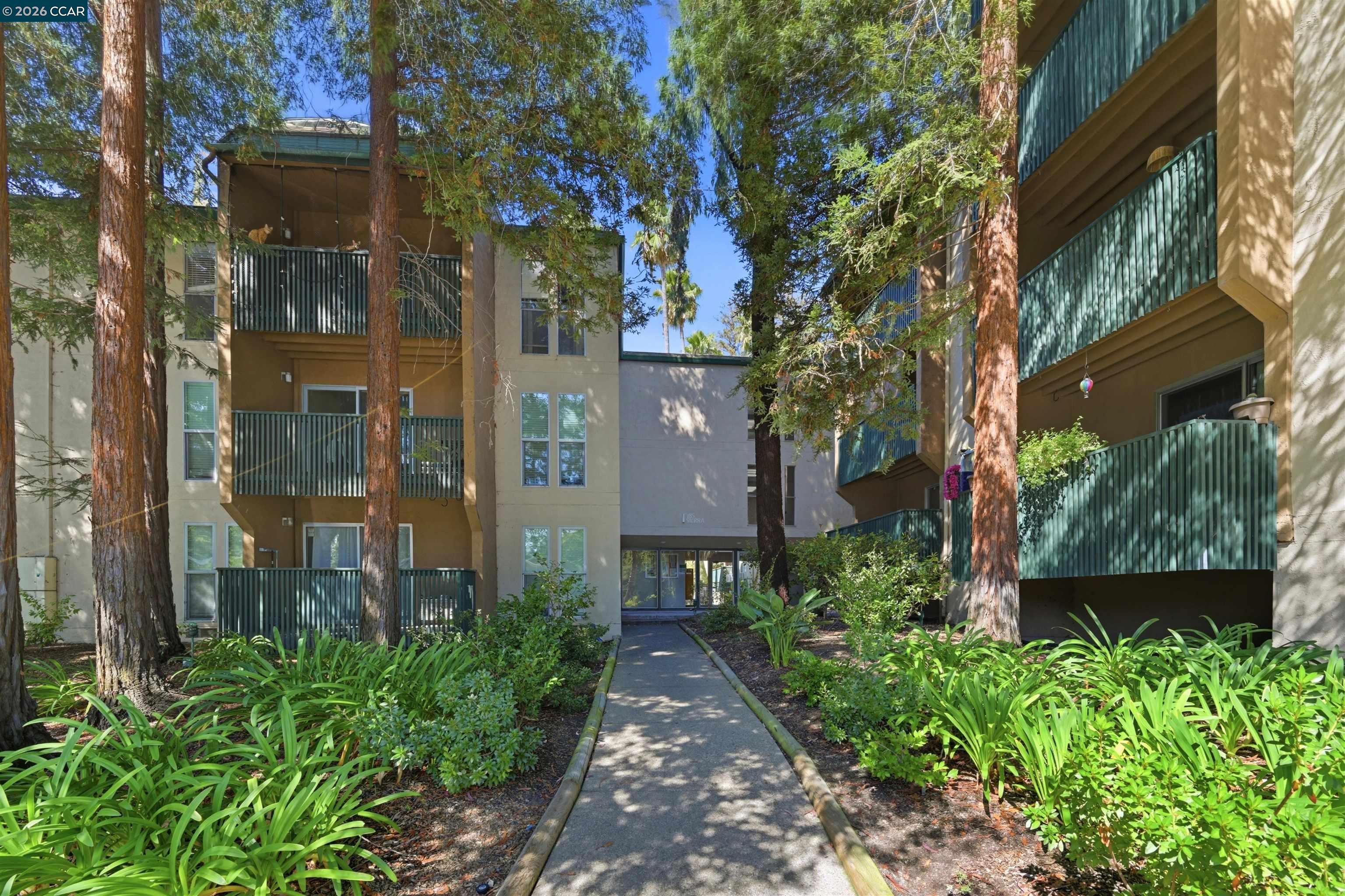 185 Sierra Dr — photo