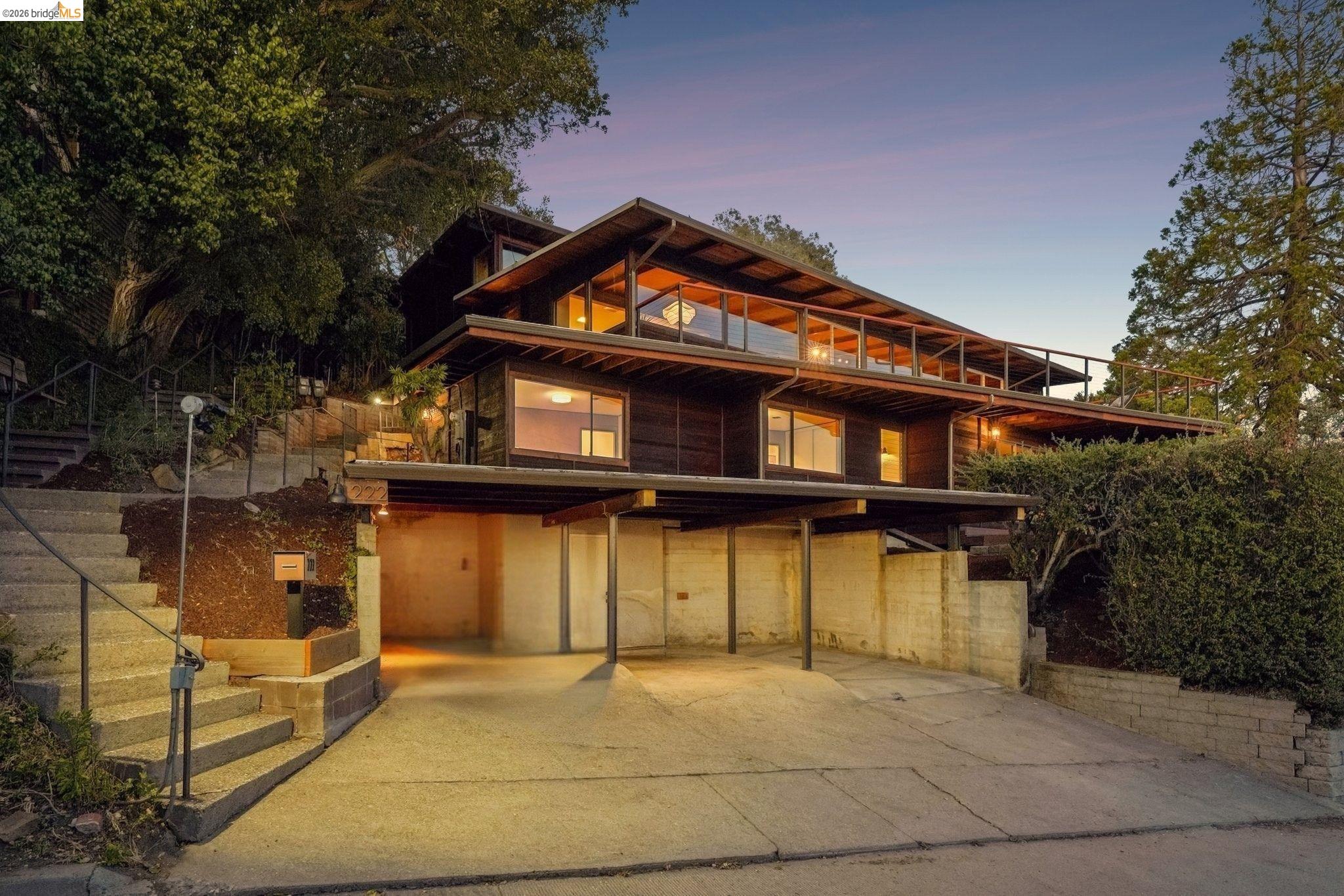 222 Panoramic Way — photo