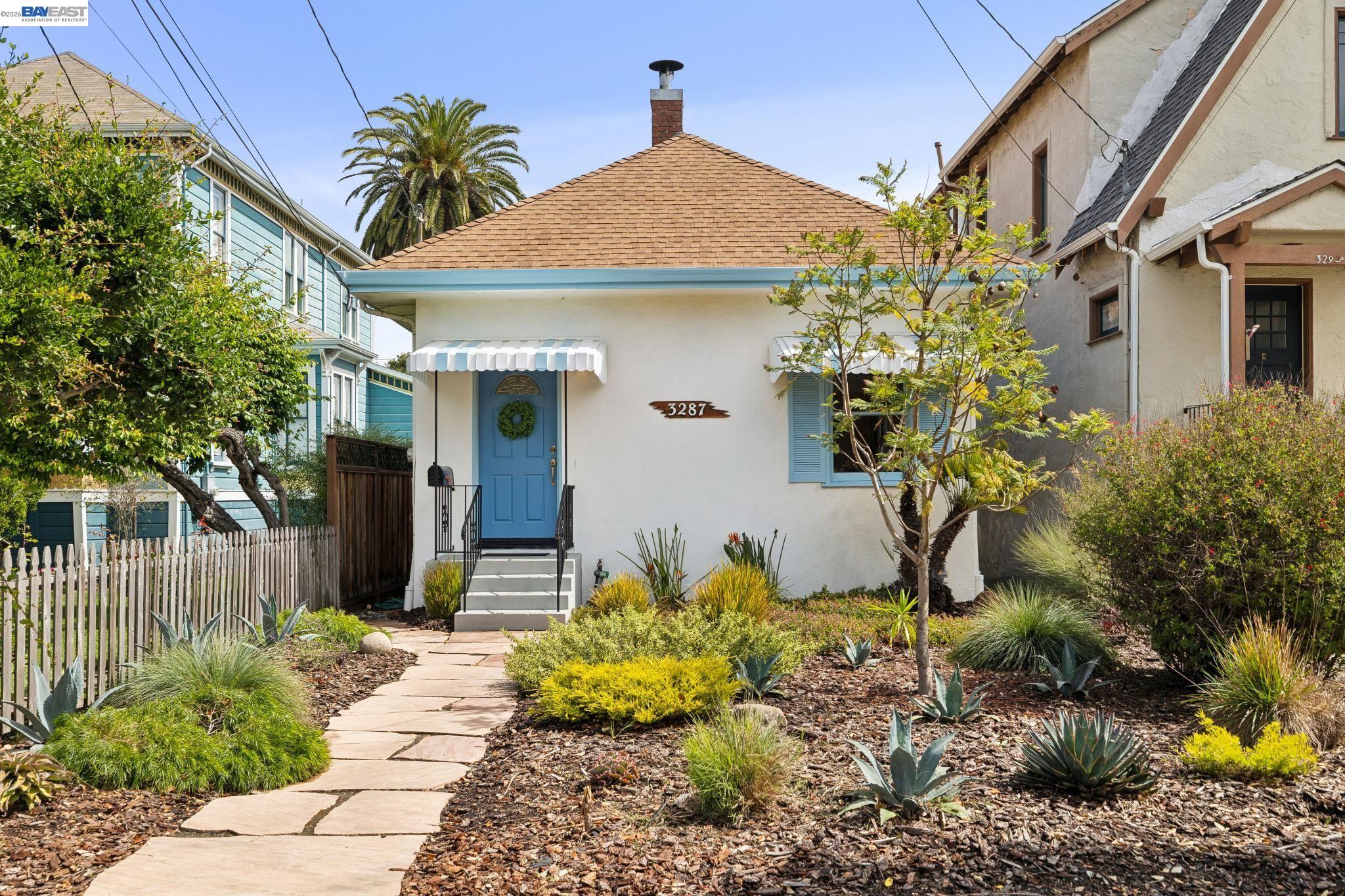 3287 Briggs Ave — photo