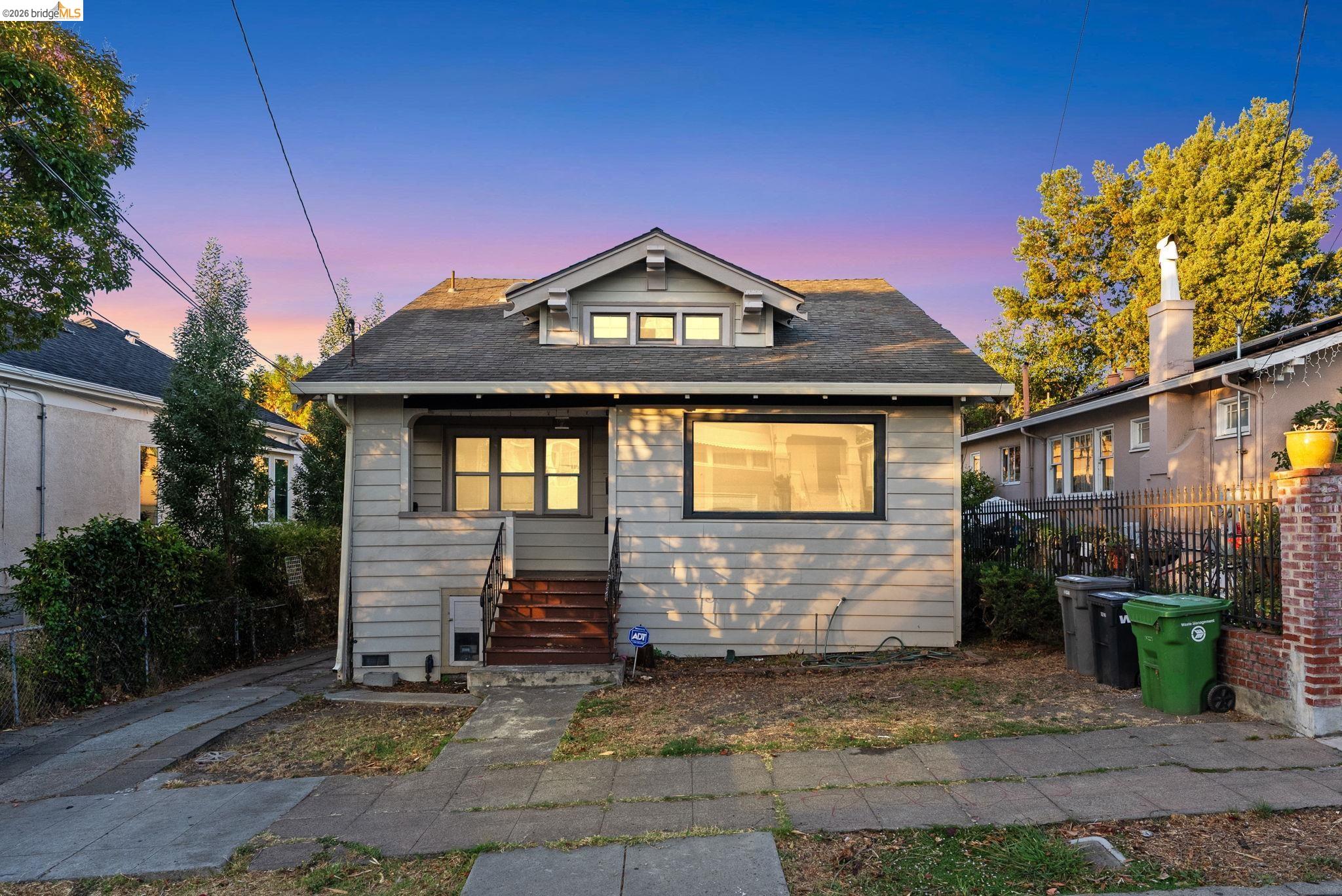 3275 Hyde — photo