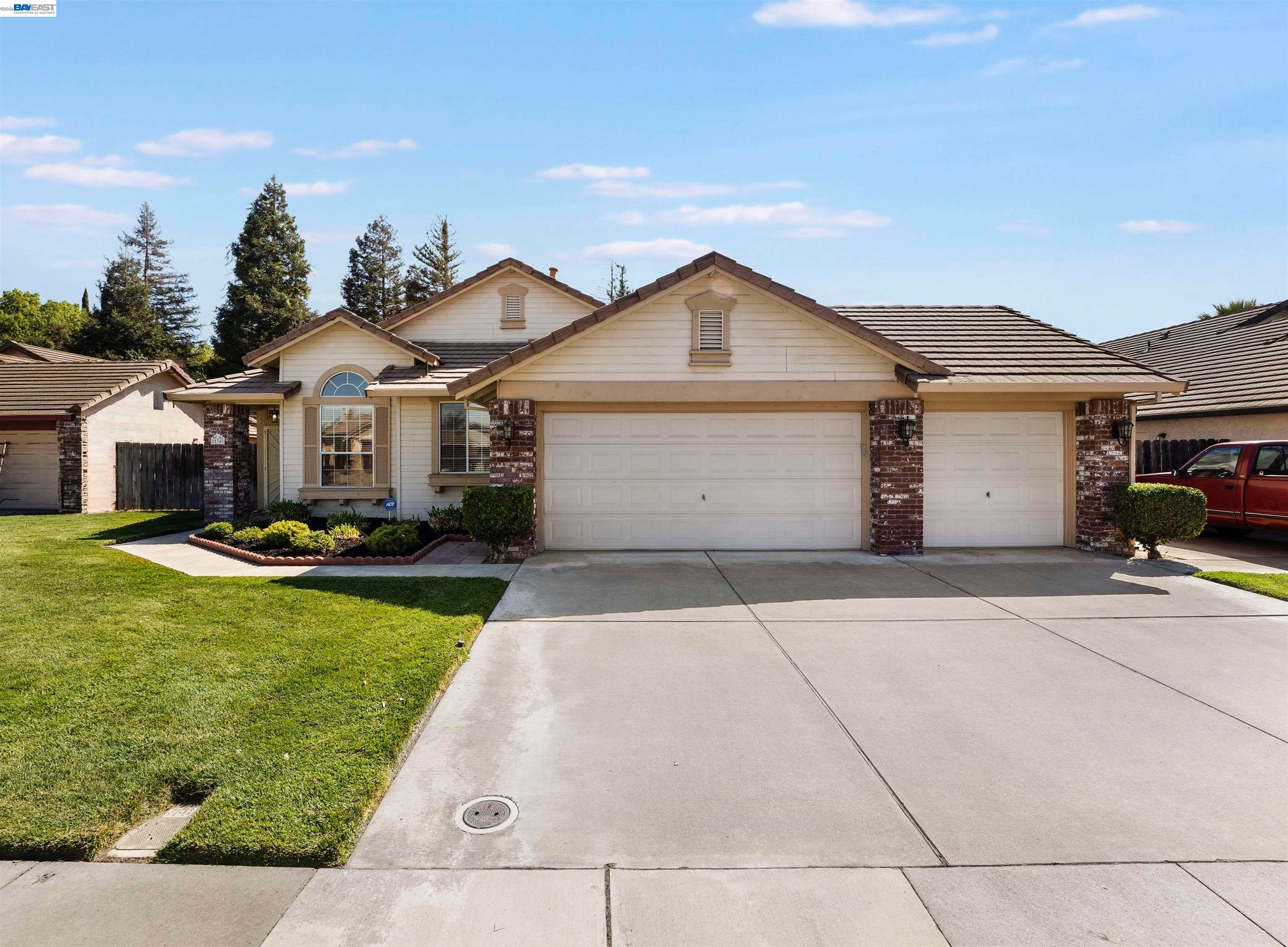 534 Reisling Ct — photo