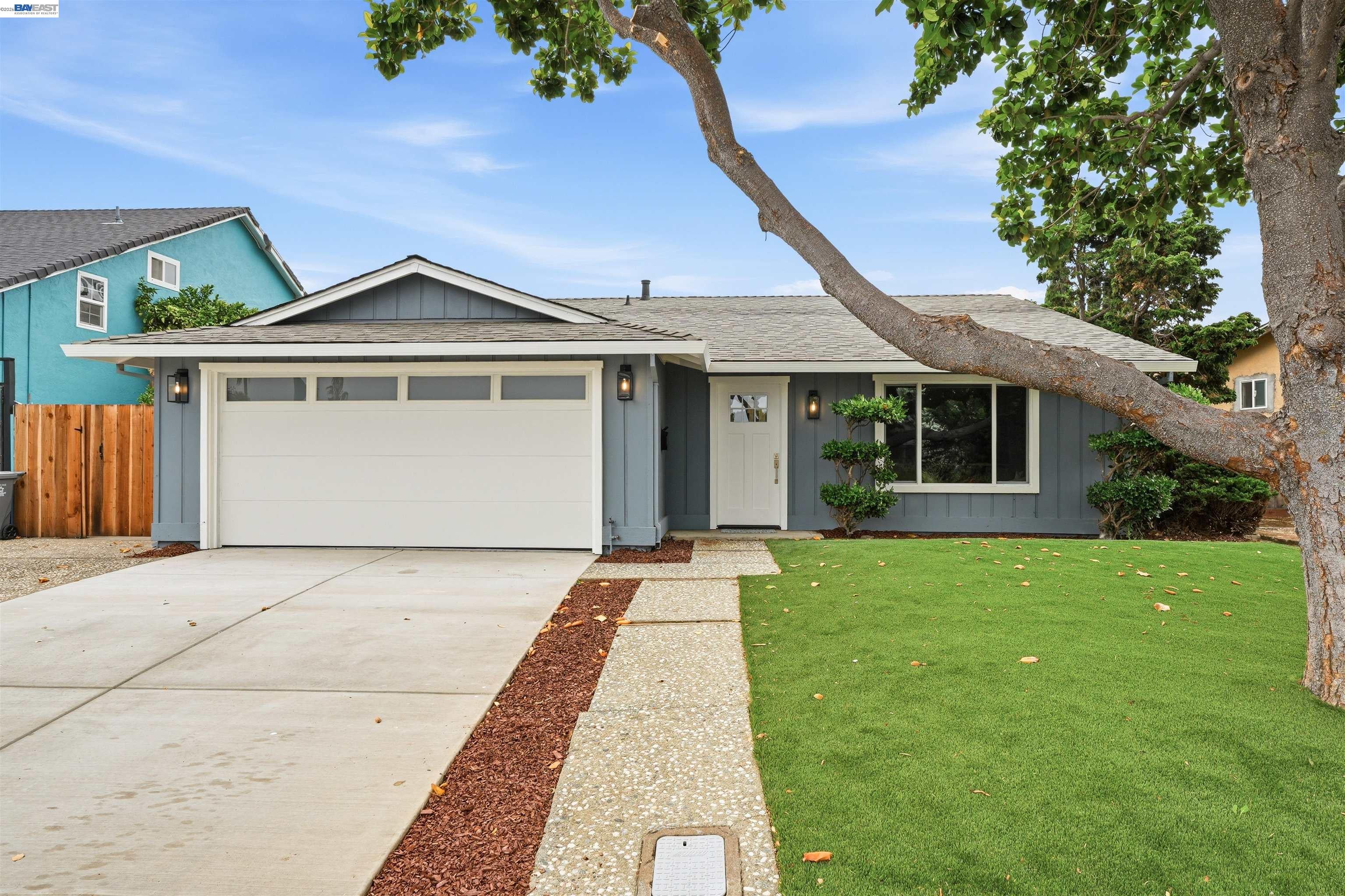 3044 San Andreas Dr — photo