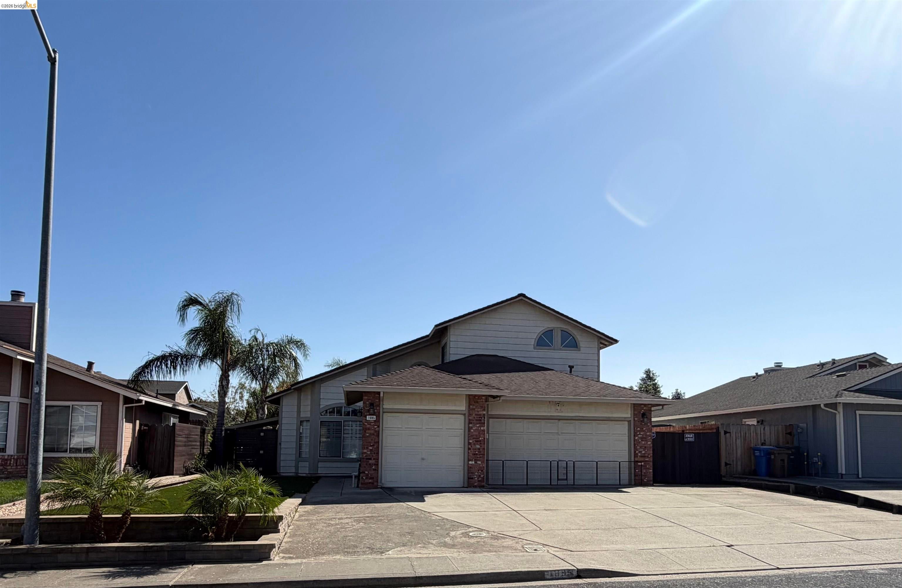 1695 Ponderosa Dr — photo