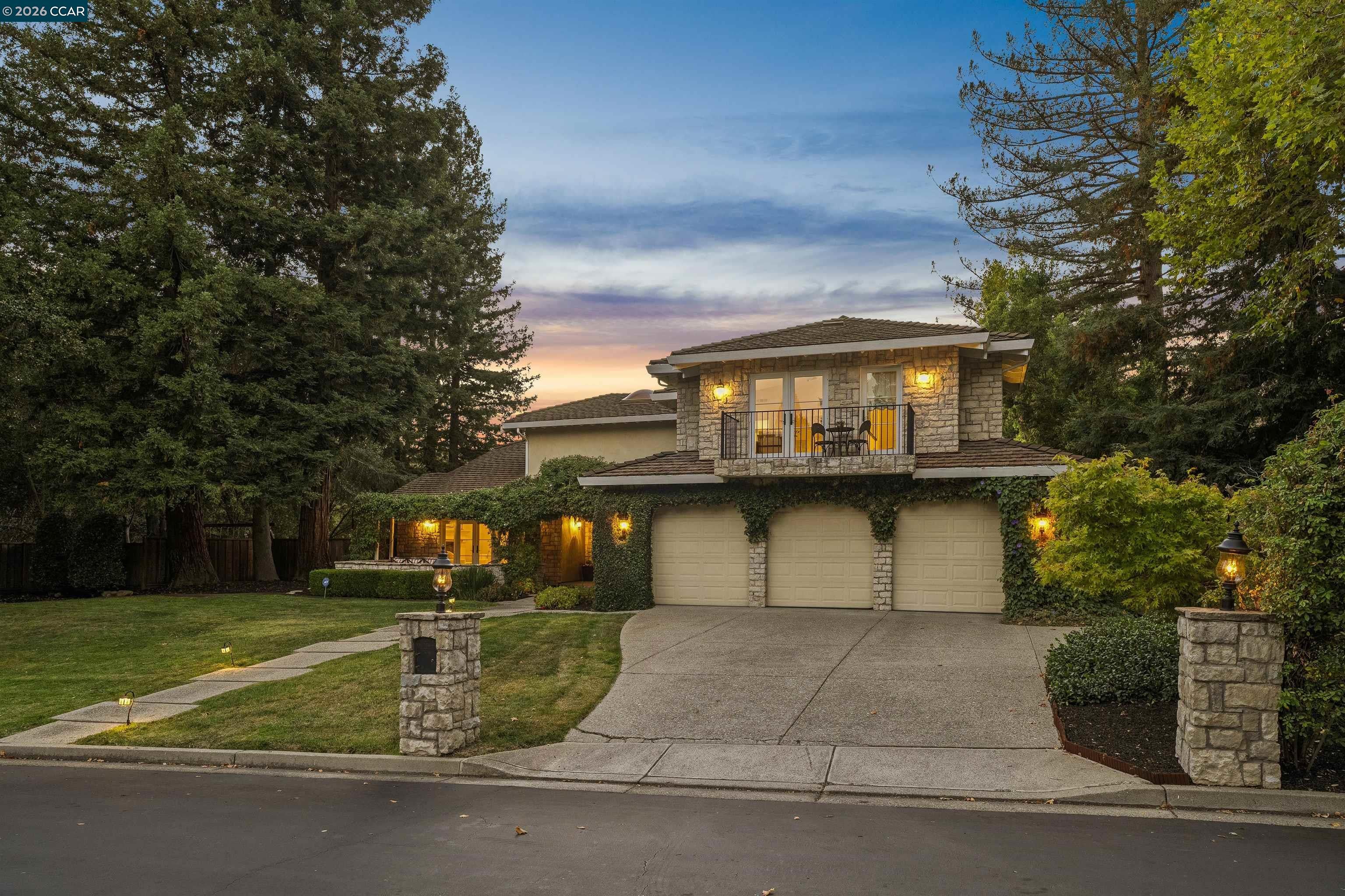 2175 Canyon Oak Ln — photo