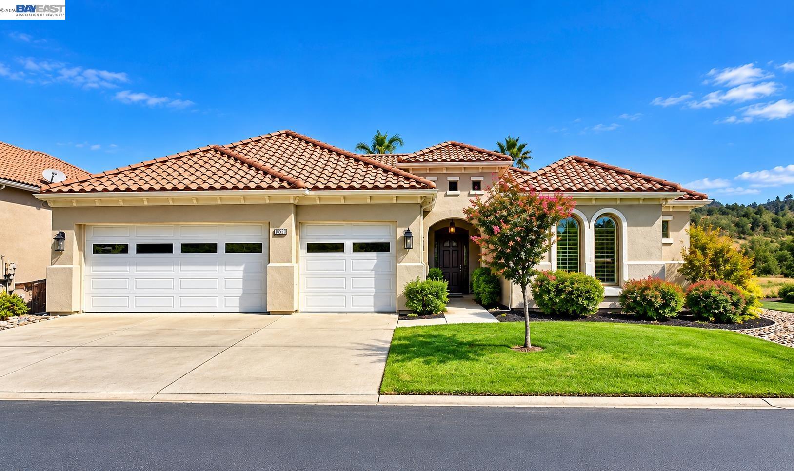 12 Selene Way — photo