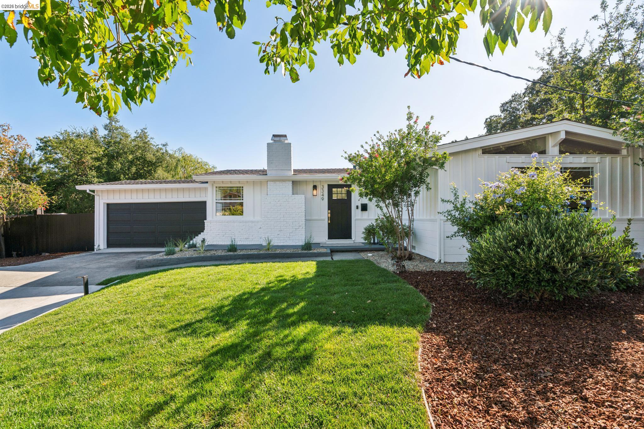 3349 Betty Ln — photo