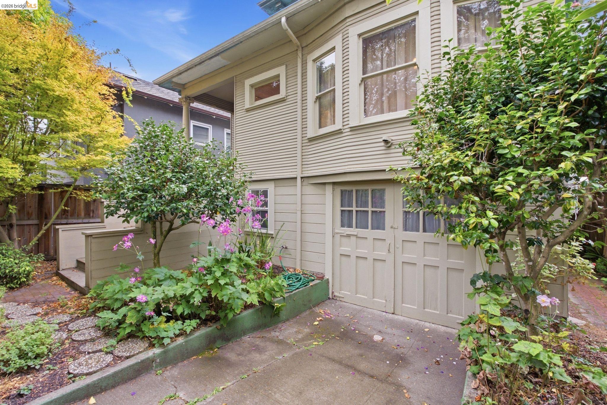 2204 Tenth Street — photo