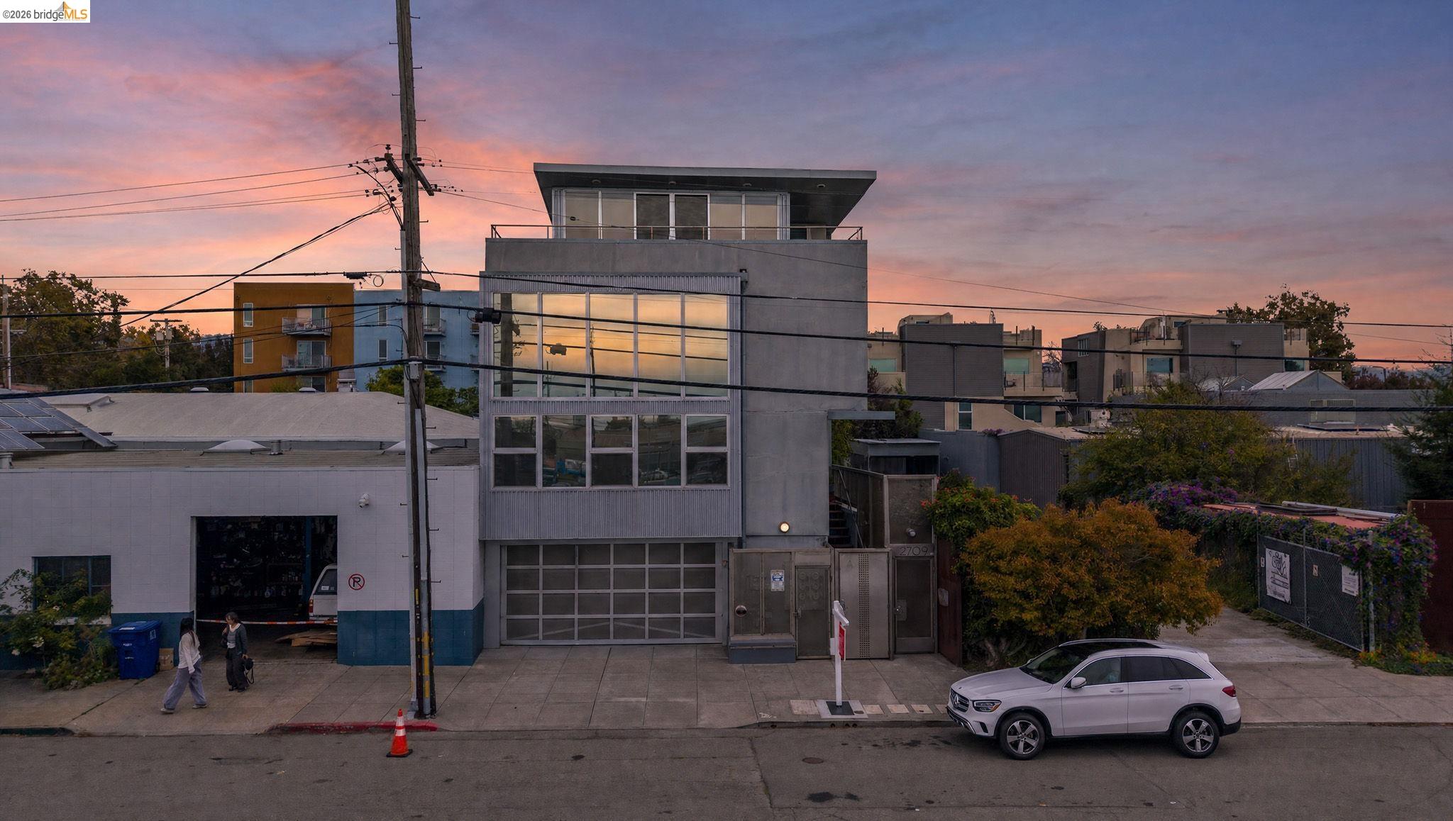 2709 10th St — photo