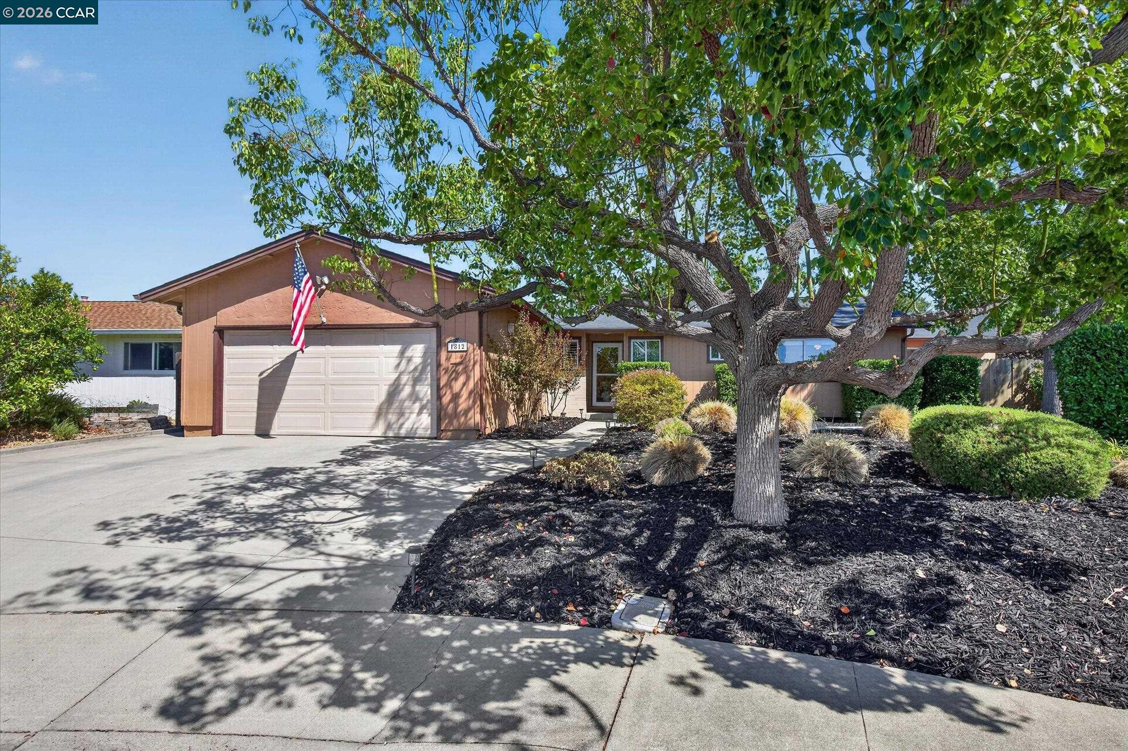 1812 Elkwood Dr — photo