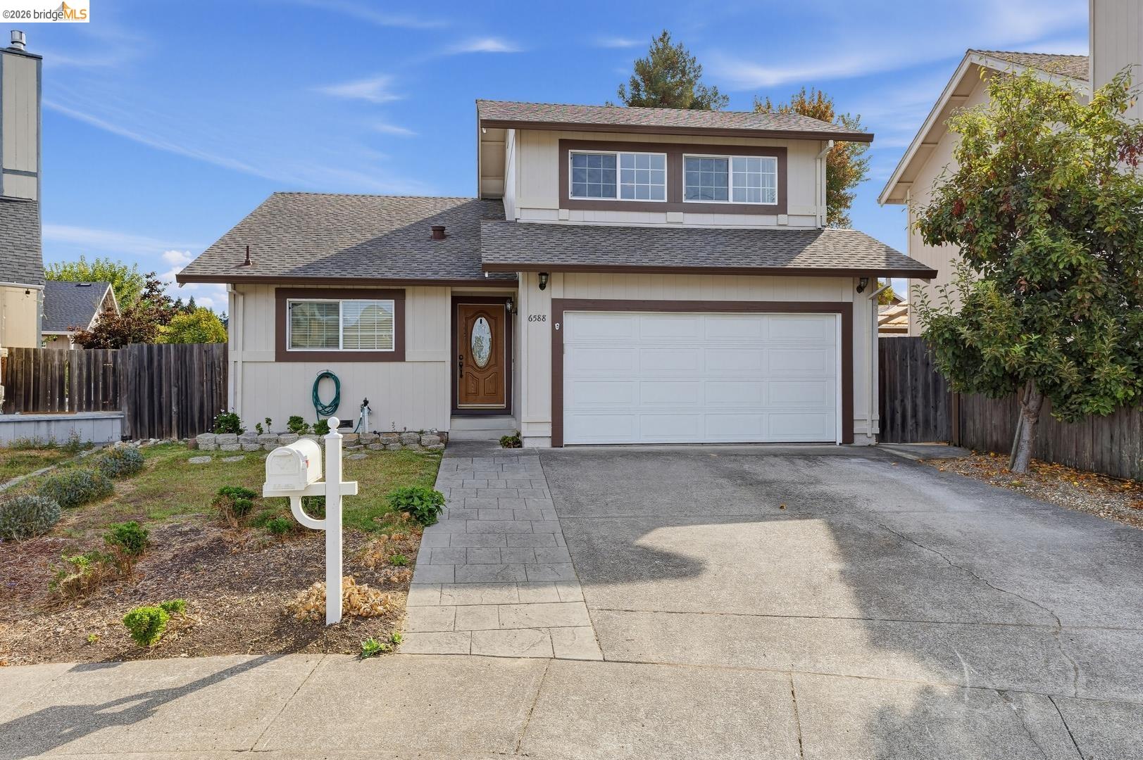6588 Jade Ct — photo