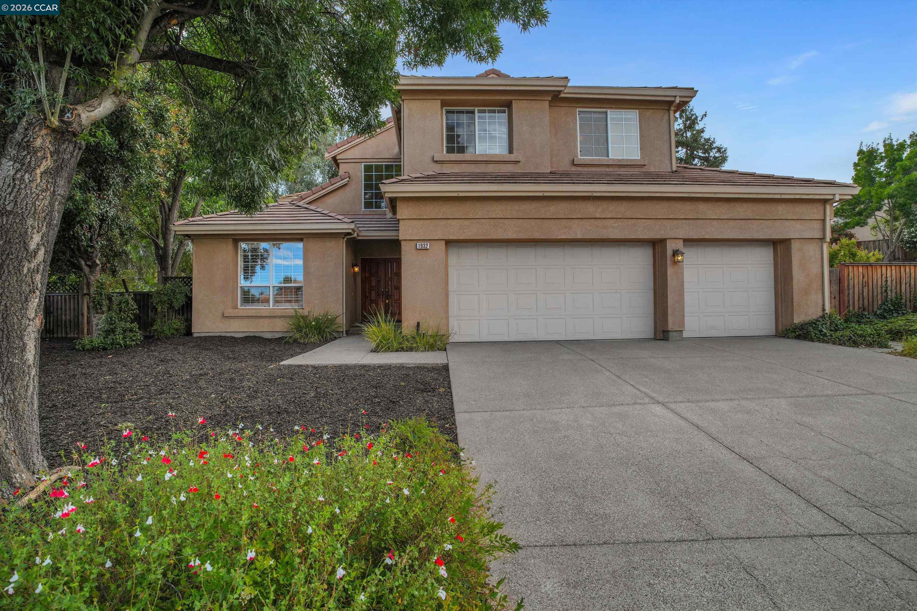 1932 Medicine Mountain Ct — photo