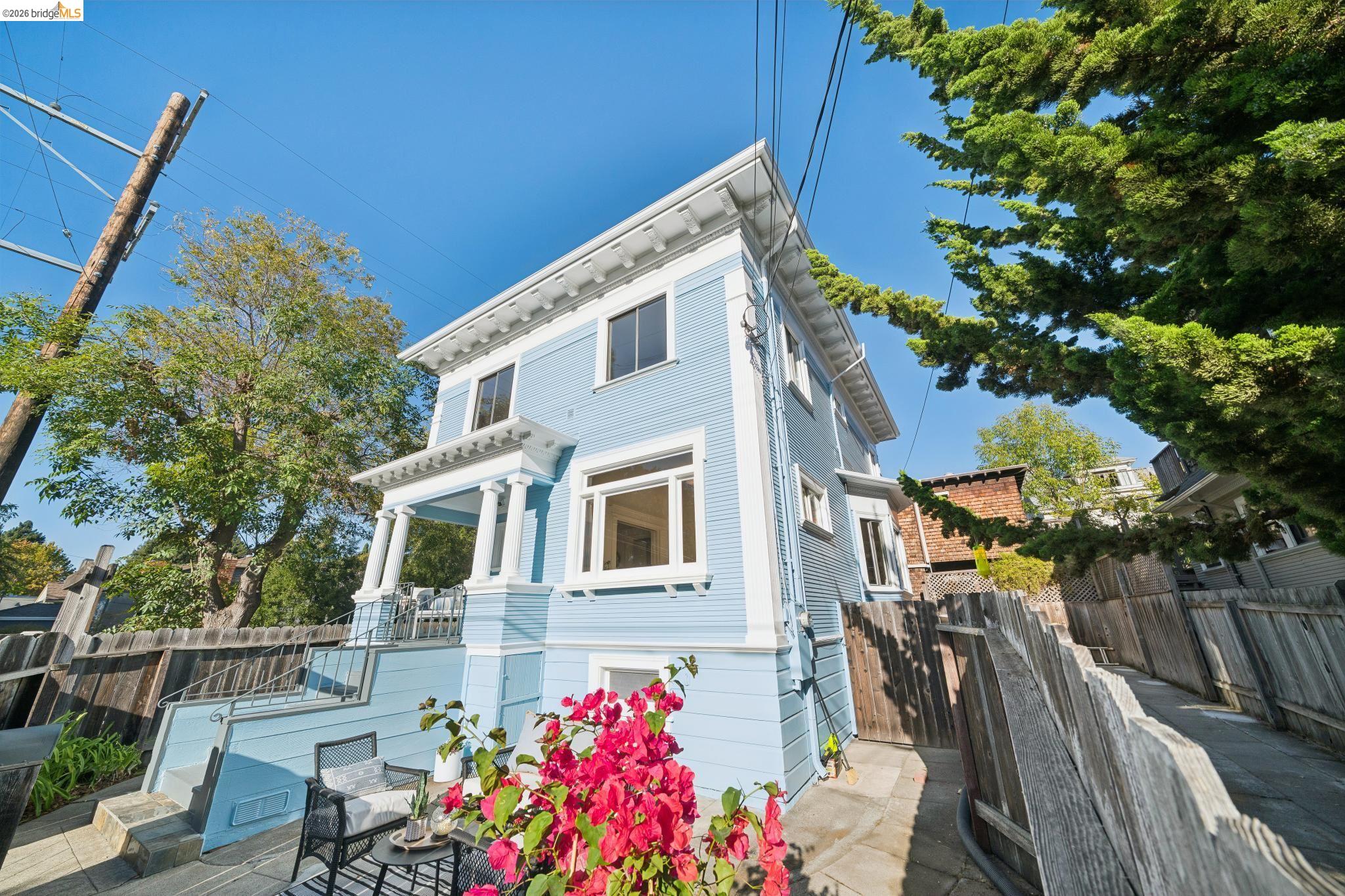 2707 Dana St — photo
